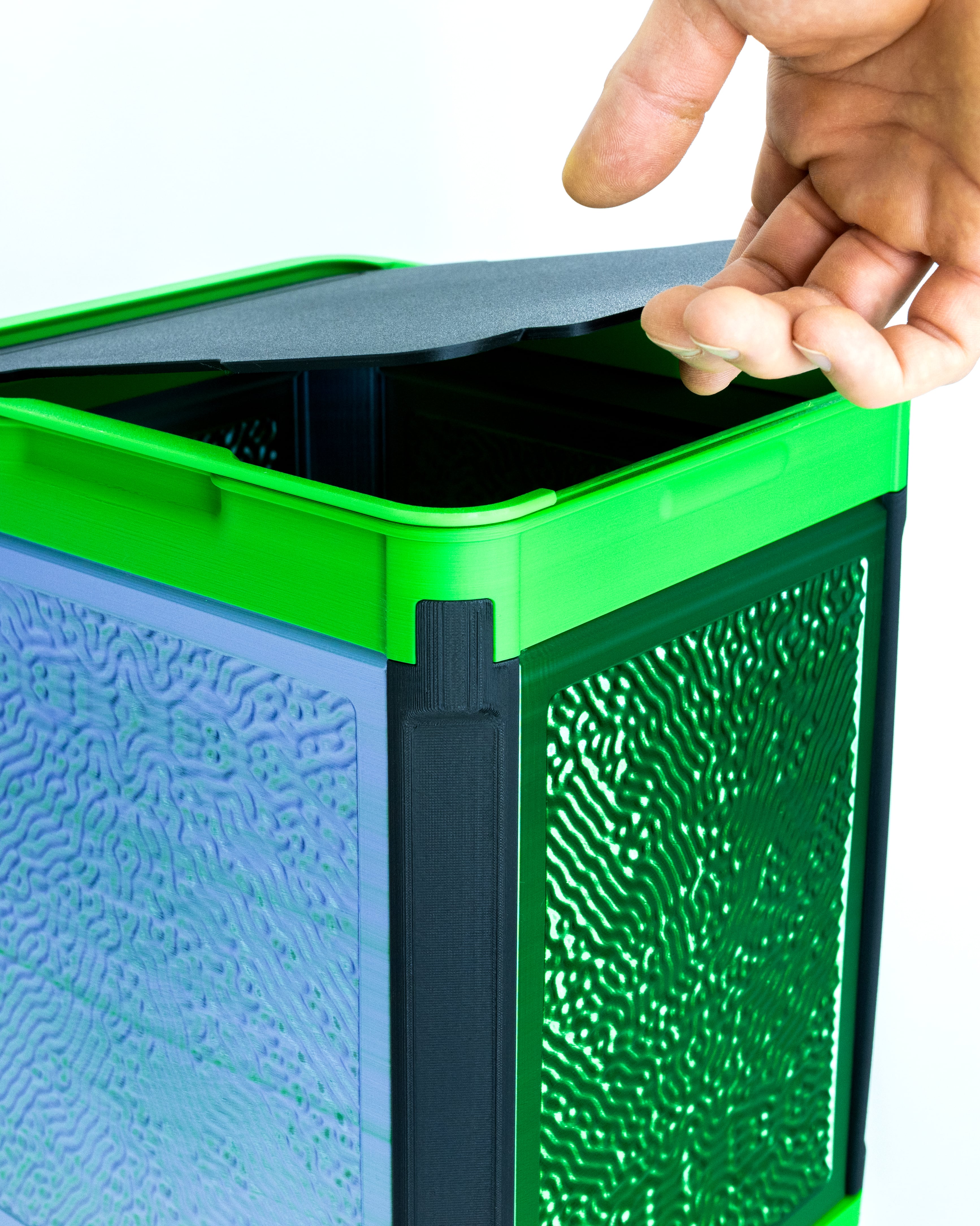Wireframe Wastebin Skin // Reaction Diffusion 3d model