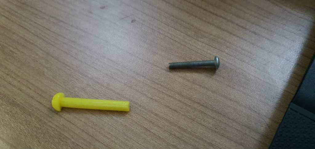 m4_weird_reverse_screW_nut 3d model