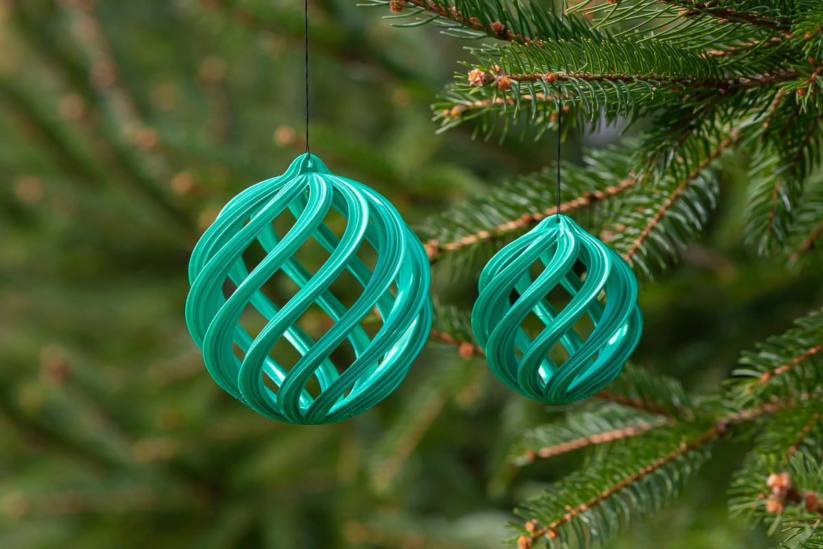 Spiral Christmas Balls 3d model