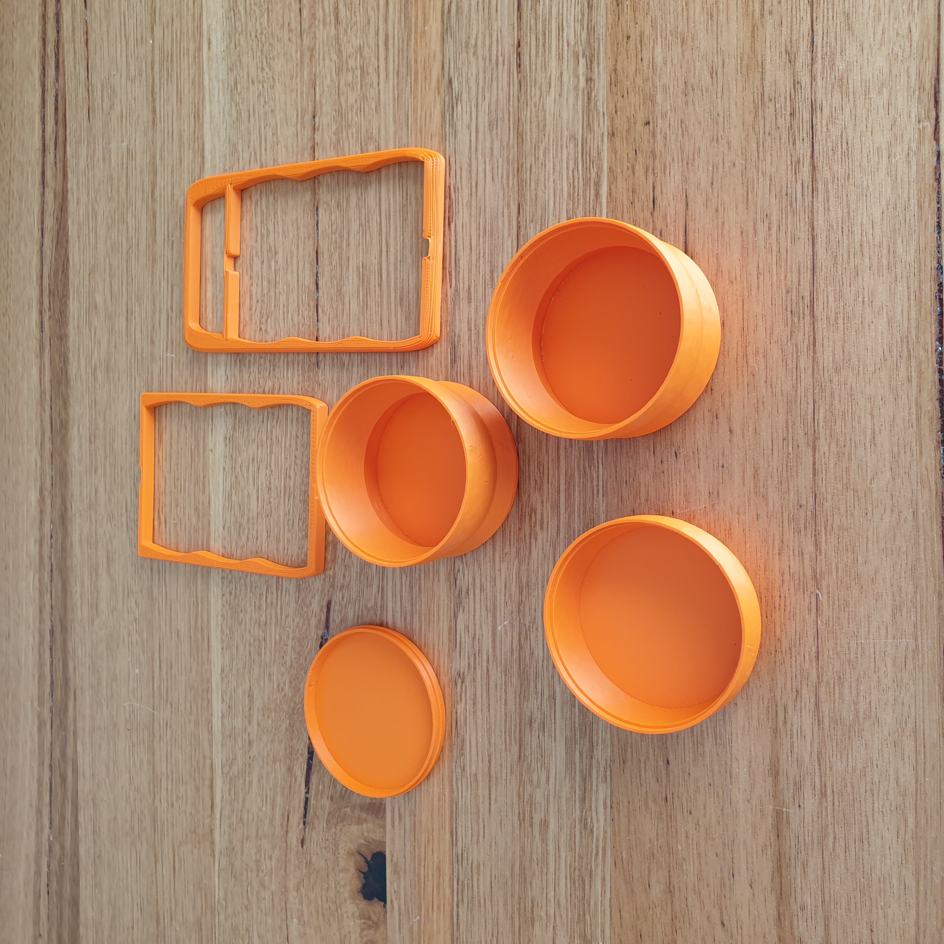 Snap boxes and carry handle 3d model