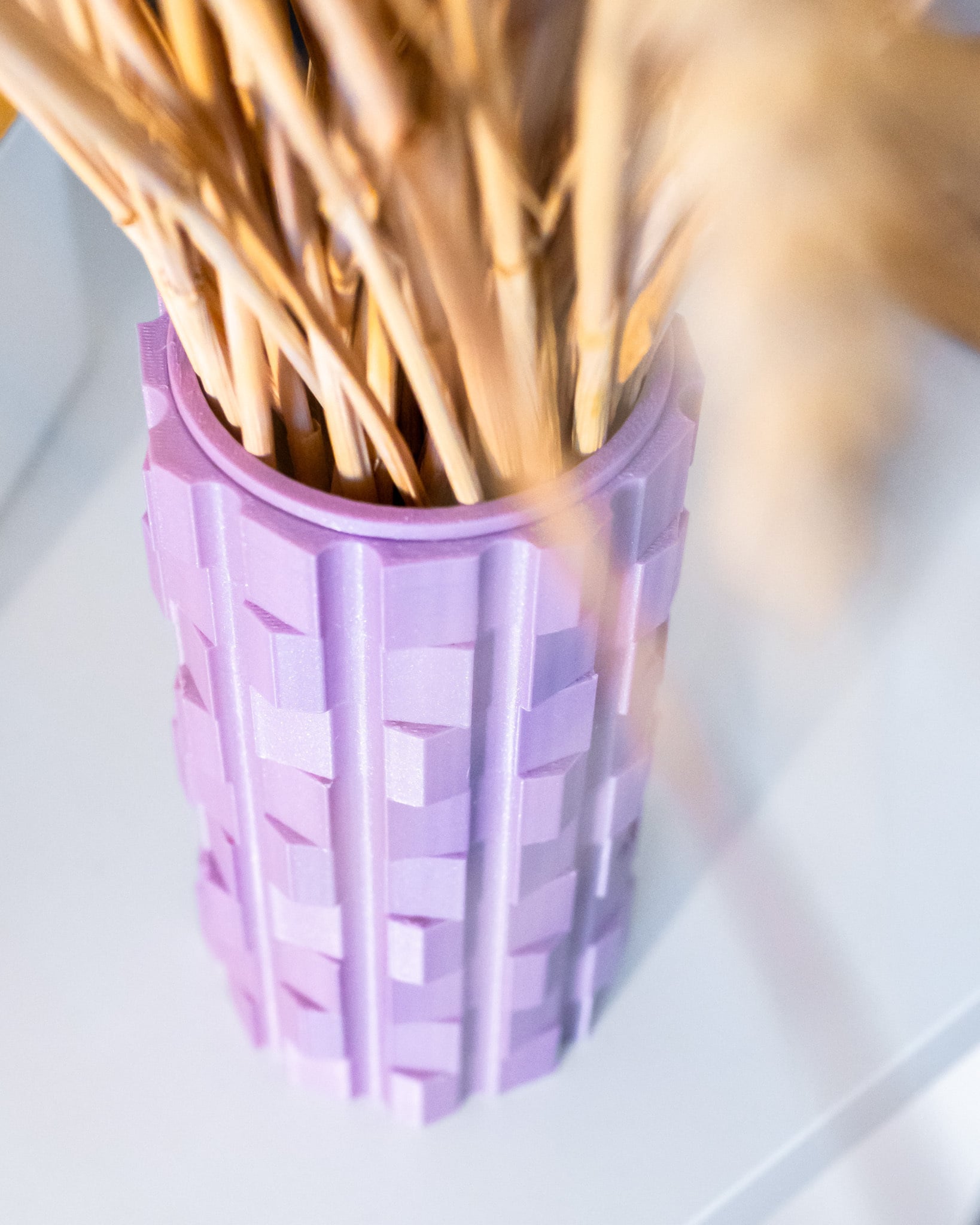 Grinder Vase: Bold Design with Shadow Play 3d model