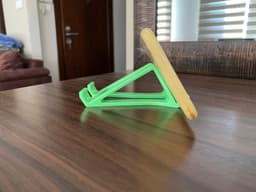 Mckurt's Phone Stand 3d model
