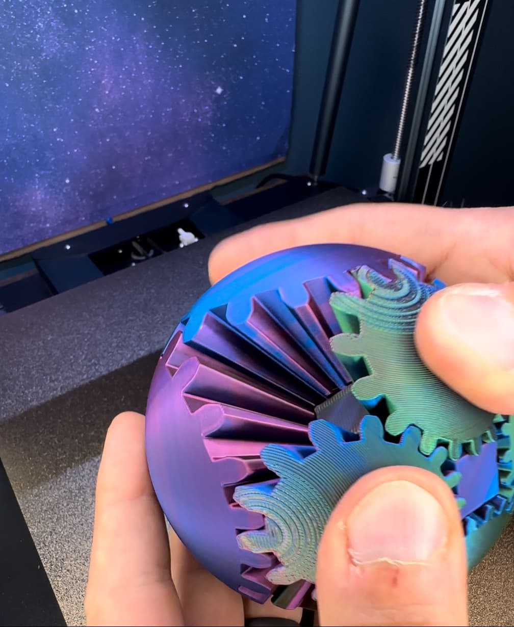 Printed on my Bambu X1C in Gratkit tri color red/green/blue