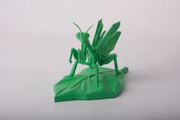 Low-Poly Praying Mantis Sculpture 3d model