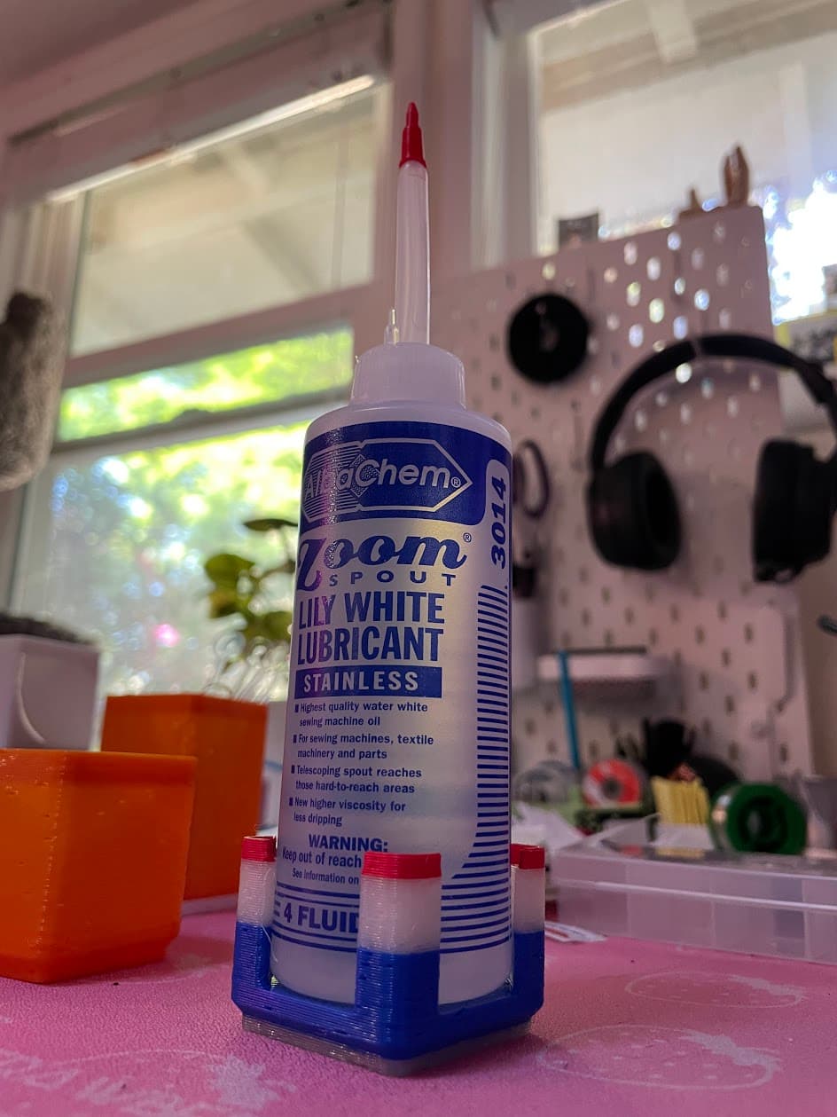 Increased the hole size by 0.2mm and it fits this bottle perfectly