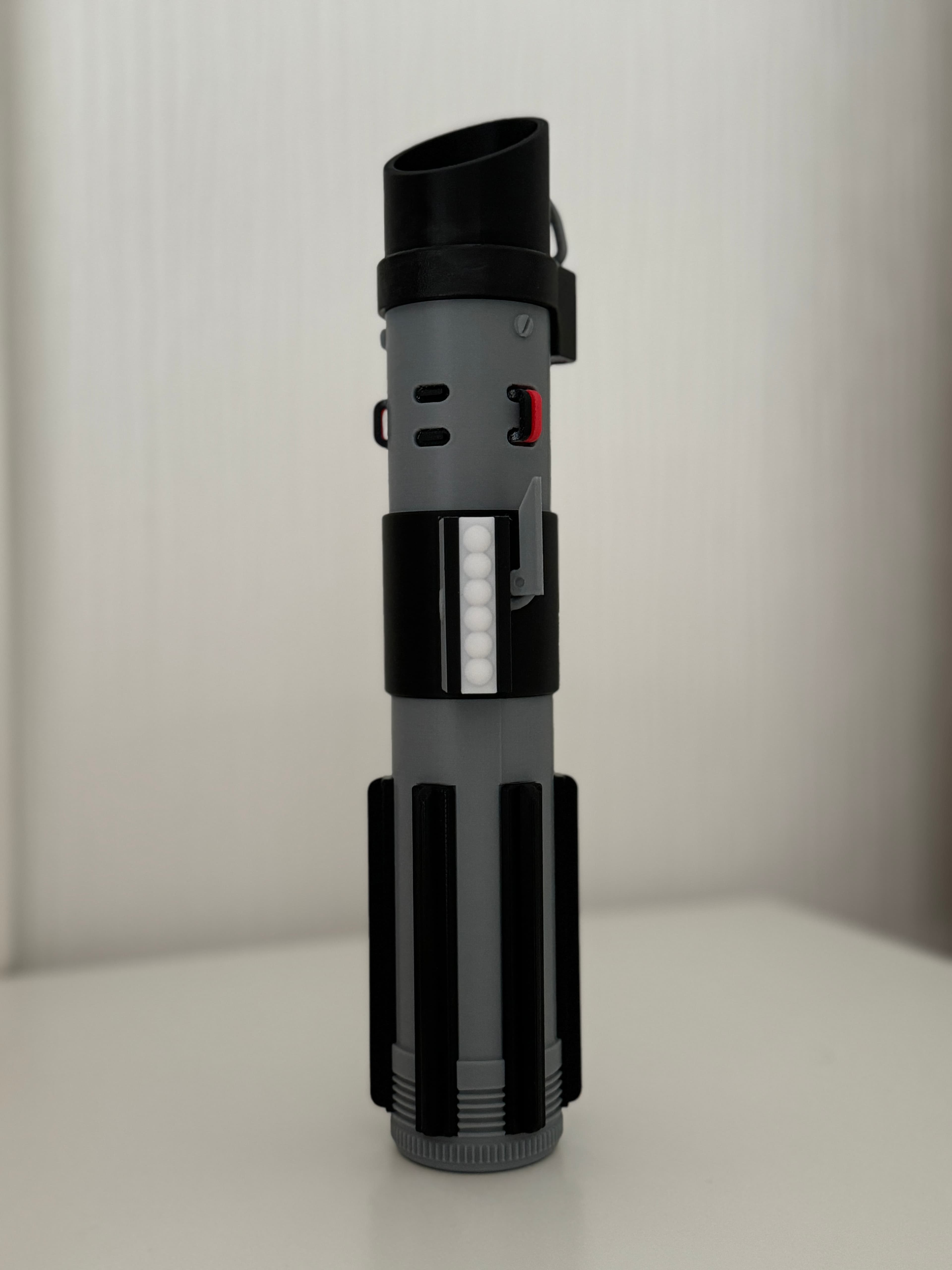 Everything is printing well except the blade in vase mode (maybe is my printer : Bambu P1 ) . I also send you an email to help me fix the issue but no response from you . You can align the top section so it can be more like the real one but this is just a suggestion . You can also change the Single Extruder phrase because the grip is made of 2 colors , or at least specify that we have to pause the print and change the filament.