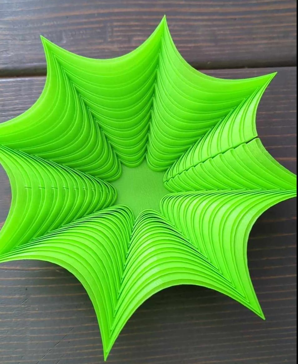 Very nice print! Printed in SUNLU PETG @ 220c. Took about 12 hours in vase mode on CR5 Pro H.