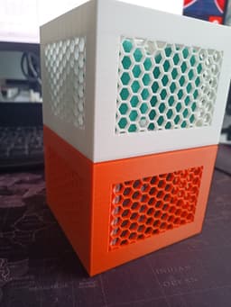stackable box for 48x70mm overlock yarn spools 3d model