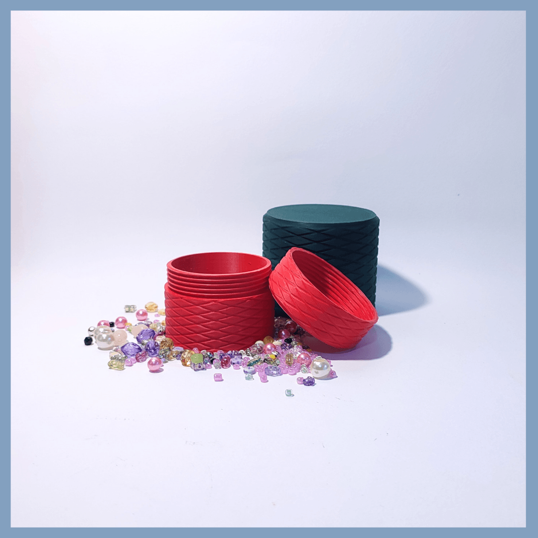 Container with thread 3d model