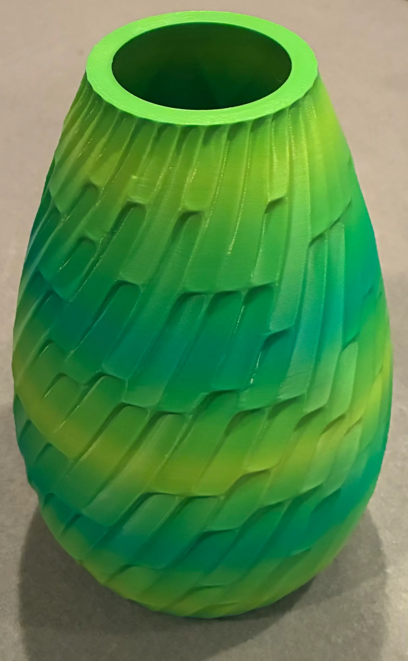 A beautiful print with BL Mint-Lime color in just over 4 hours with a 0.6 mm nozzle. Just wow!