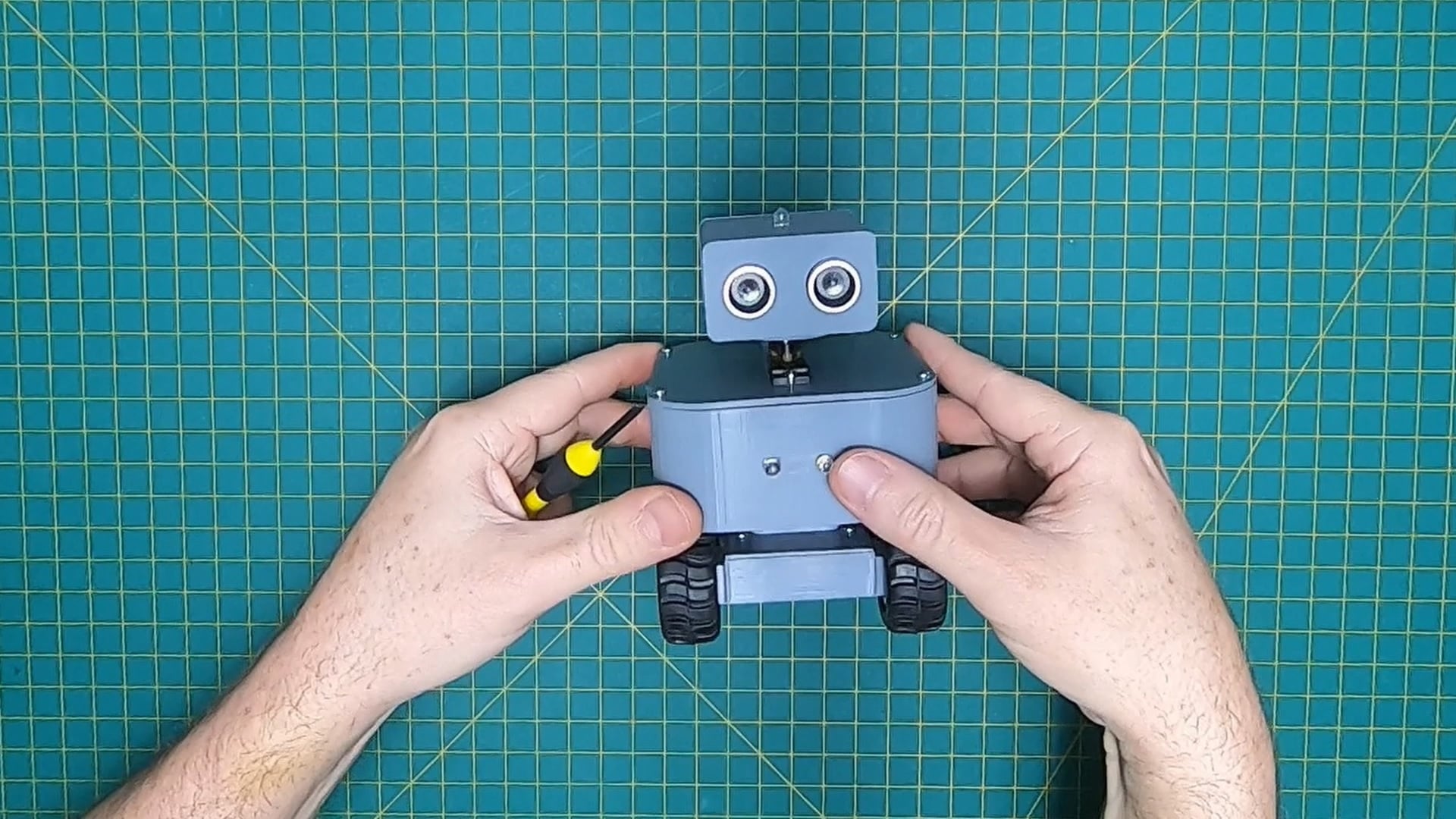 Obstacle Avoiding Robot! 3d model