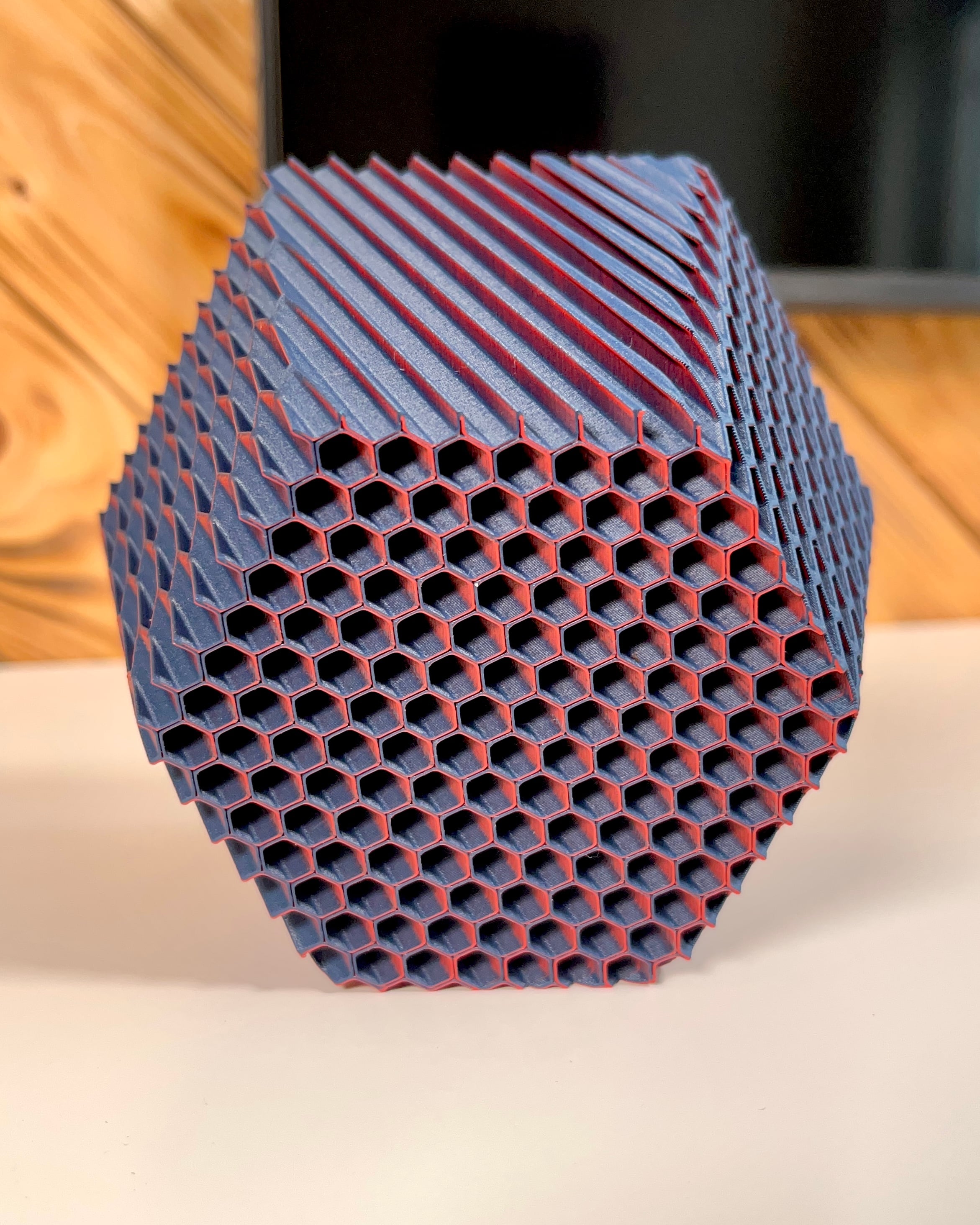 Hex o'clock - a desk clock 3d model