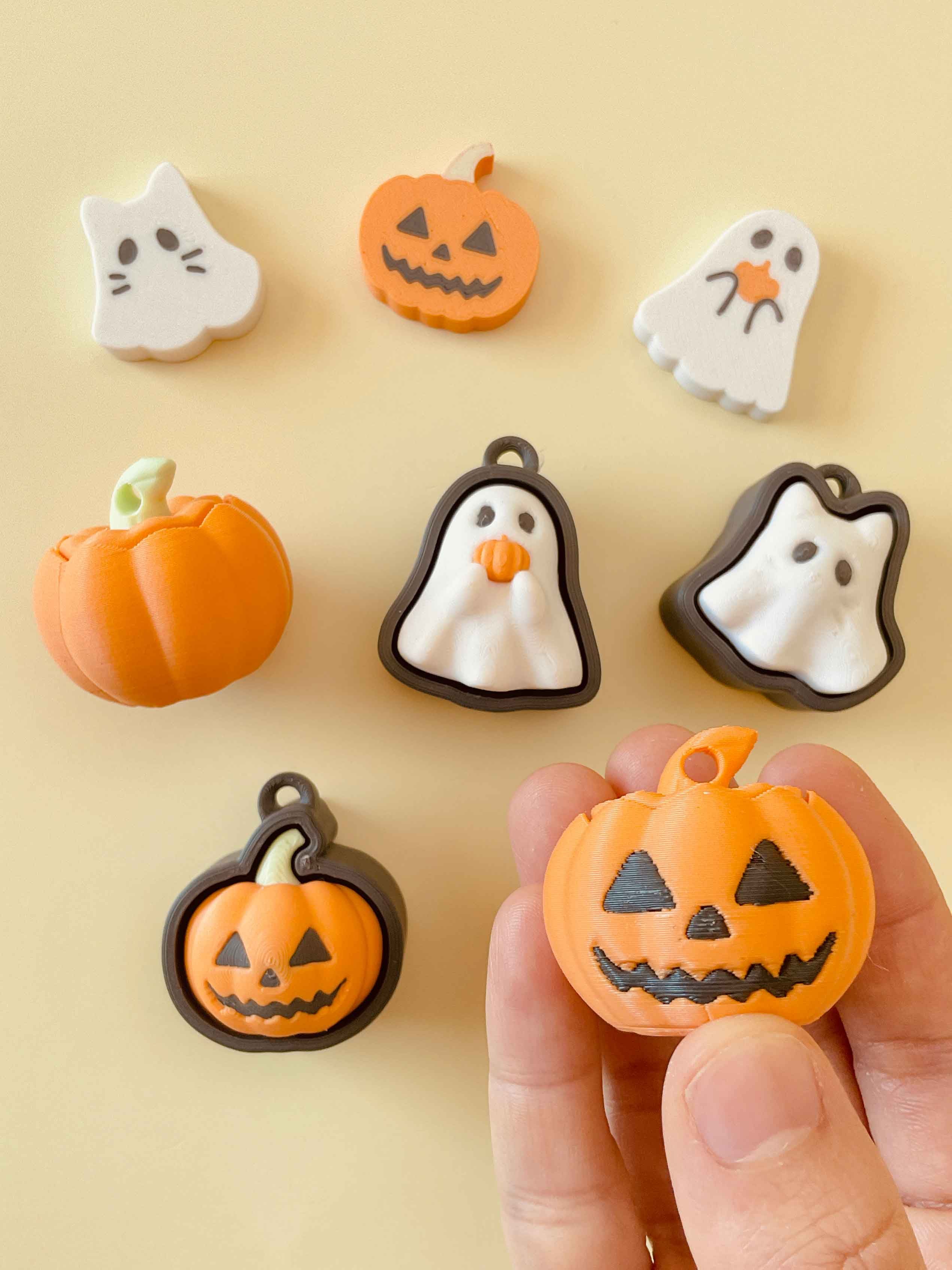 Spooky Friends Clicker Keychain Fidget Toy Bundle 3d model