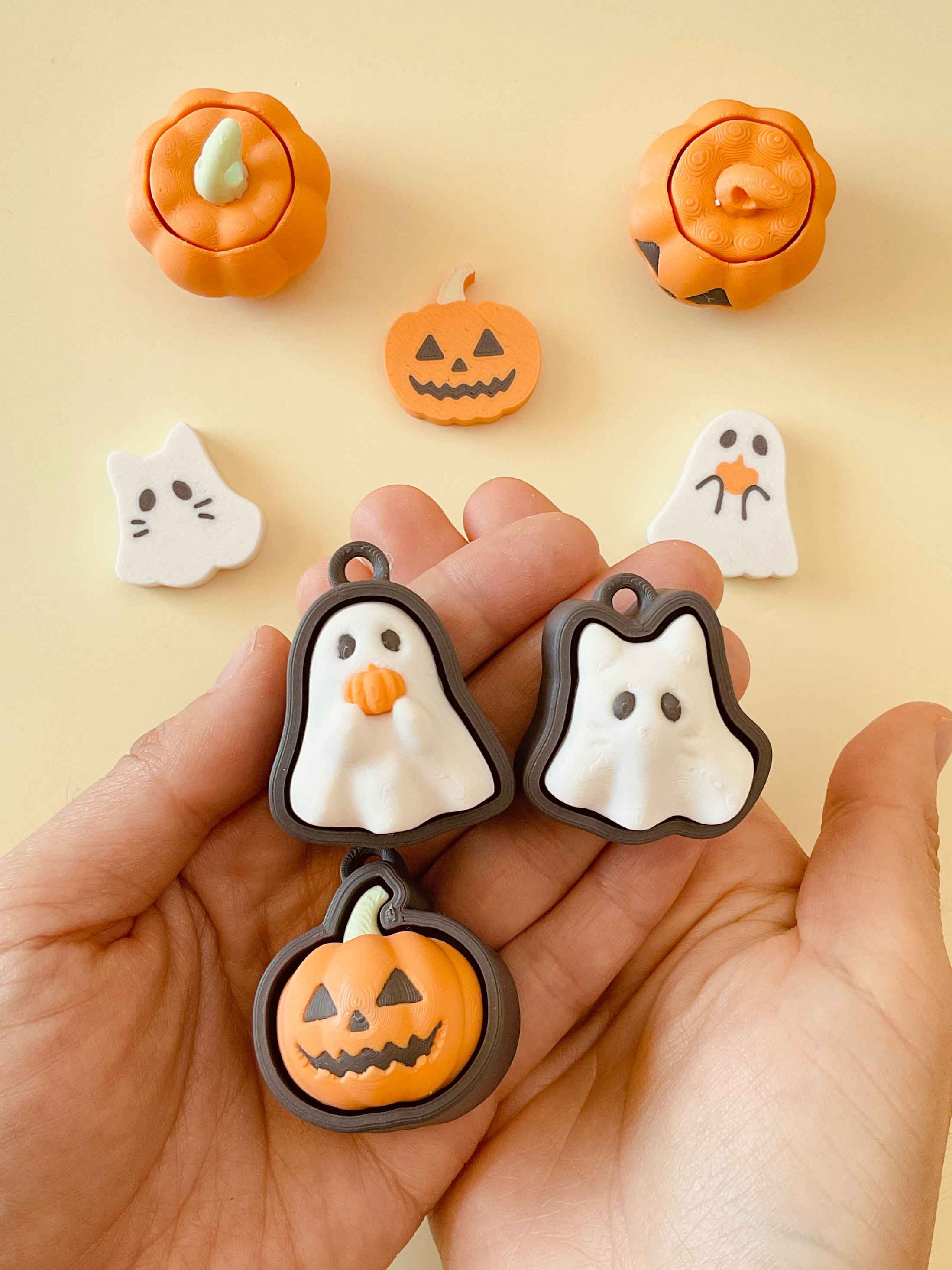Spooky Friends Clicker Keychain Fidget Toy Bundle 3d model