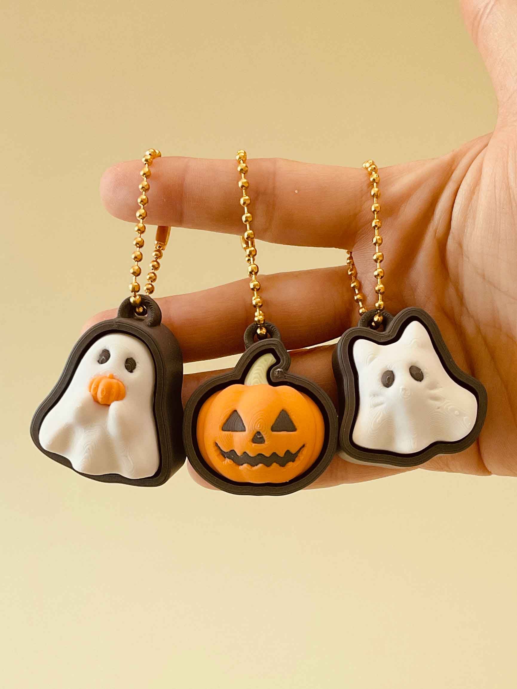 Spooky Friends Clicker Keychain Fidget Toy Bundle 3d model