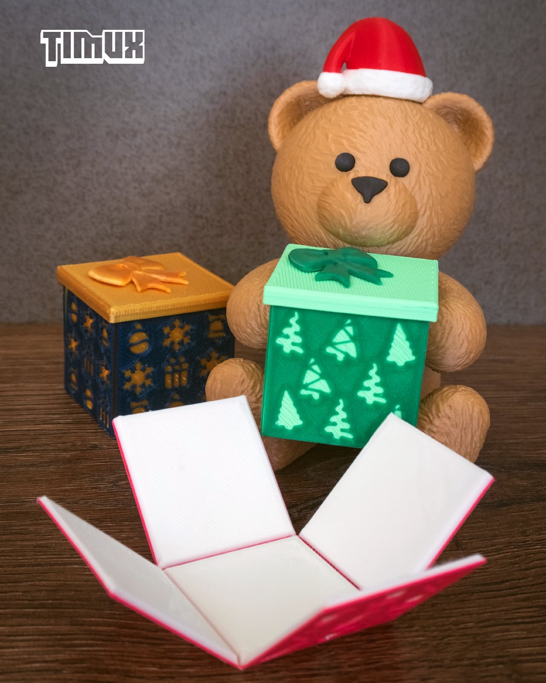 TEDDY BEAR WITH CHRISTMAS GIFT BOX 3d model