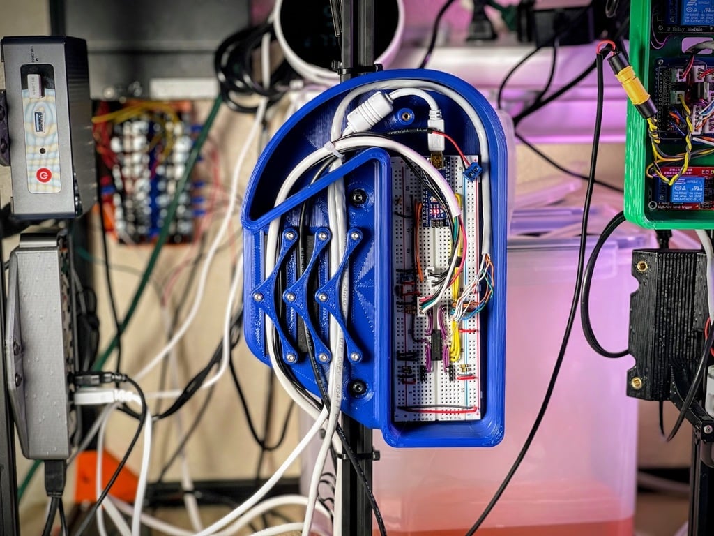 Electronics Enclosure w/built-in strain relief 3d model