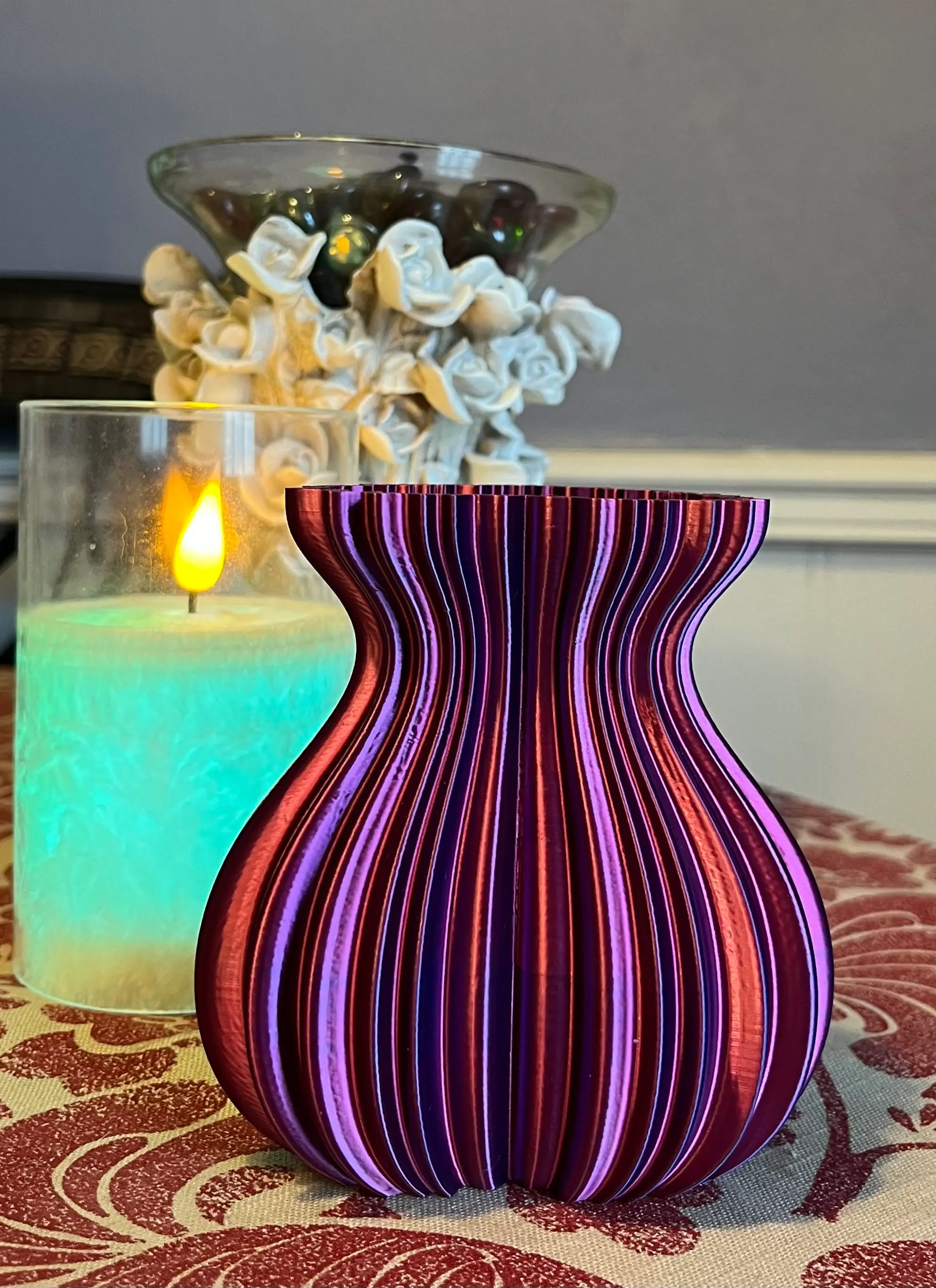 Heart vase in red/blue Dual Silk by Eryone. I love how the filament does that color magic. This is a perfect design to show off this filament!