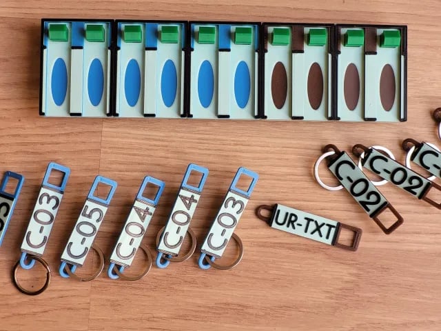 Modular Key Organizer - Parametric Text - No MMU 3d model