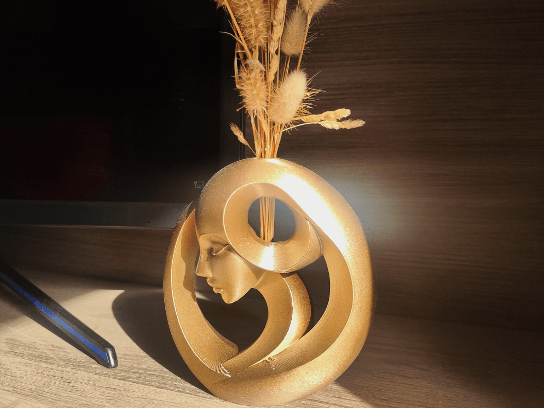 Modern Woman Vase 3d model