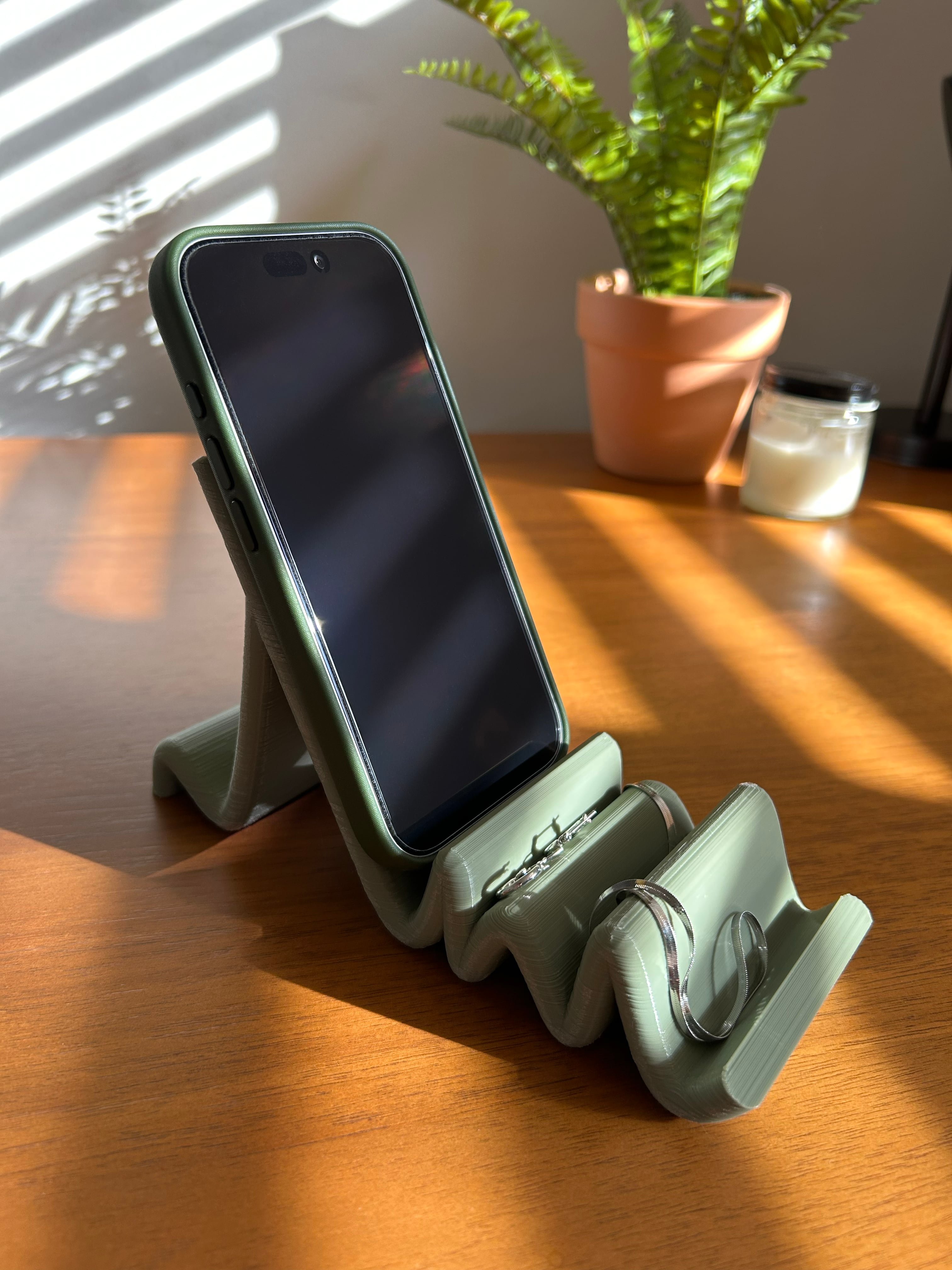 Wavy MagSafe Charging Dock 3d model