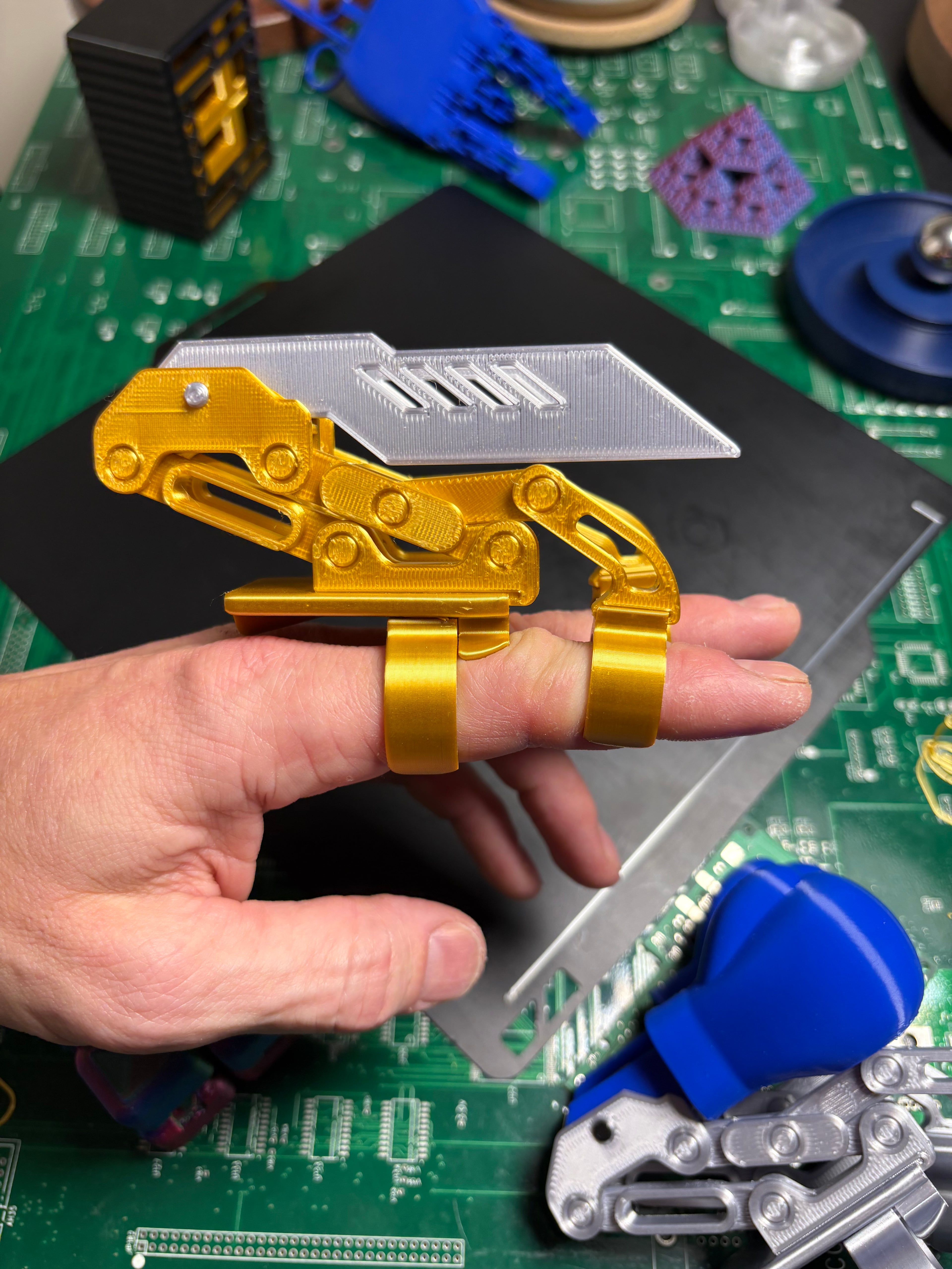 CYBER CLAWS PRINT IN PLACE MECHANISM 3d model