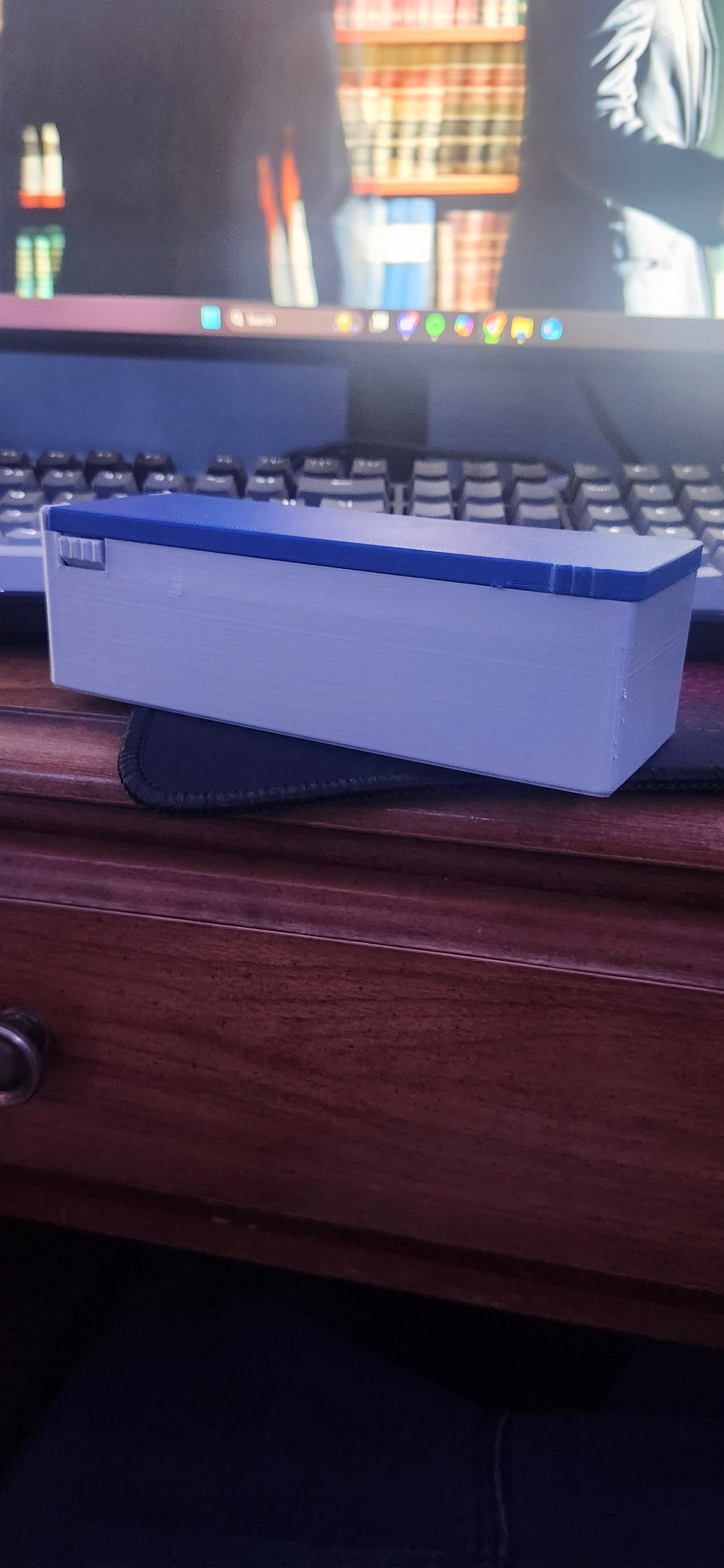 New glasses case for me, and i love the color scheme I printed it in
