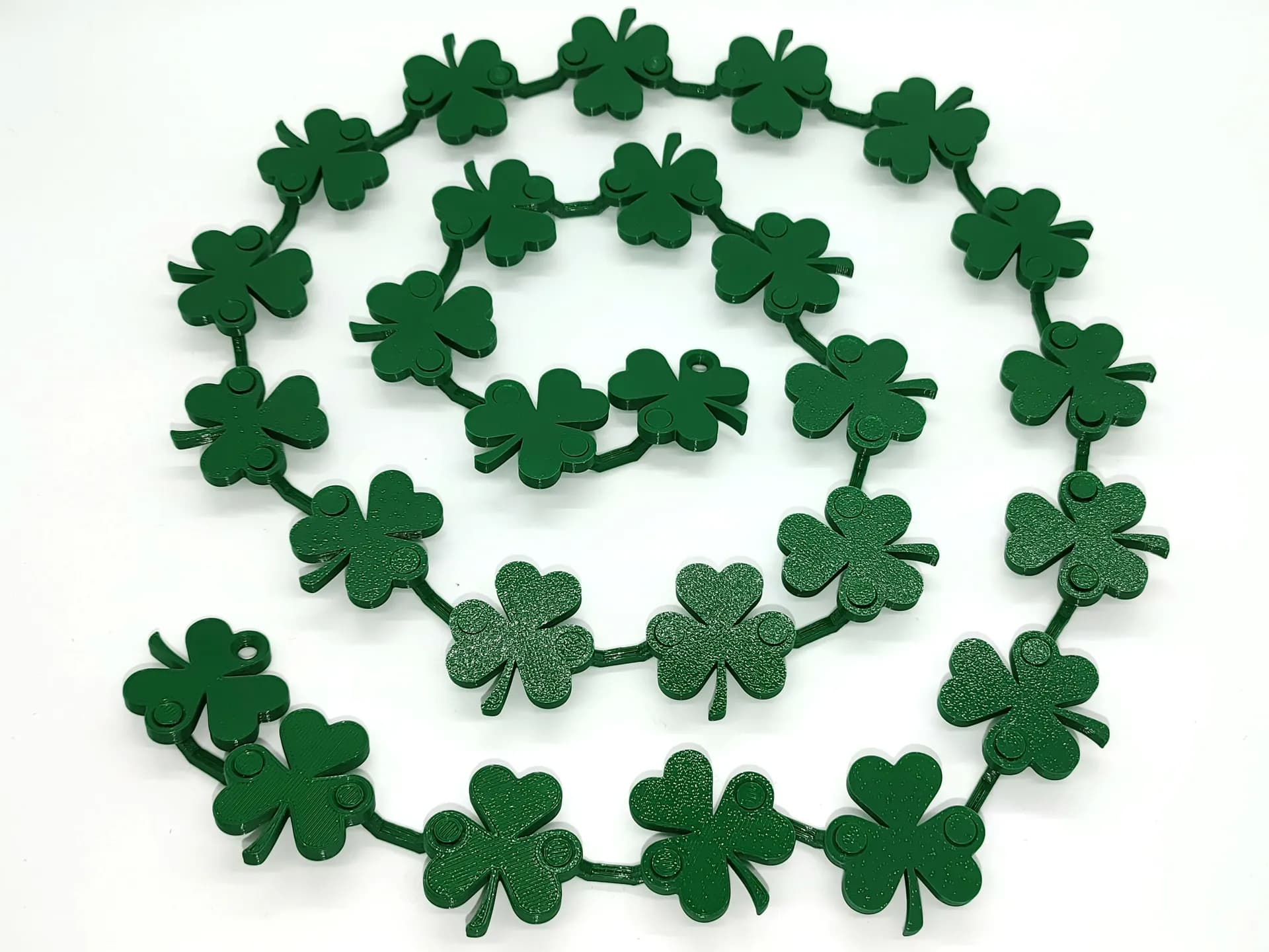 Print-in-place St. Patrick's Day Shamrock Garland 3d model