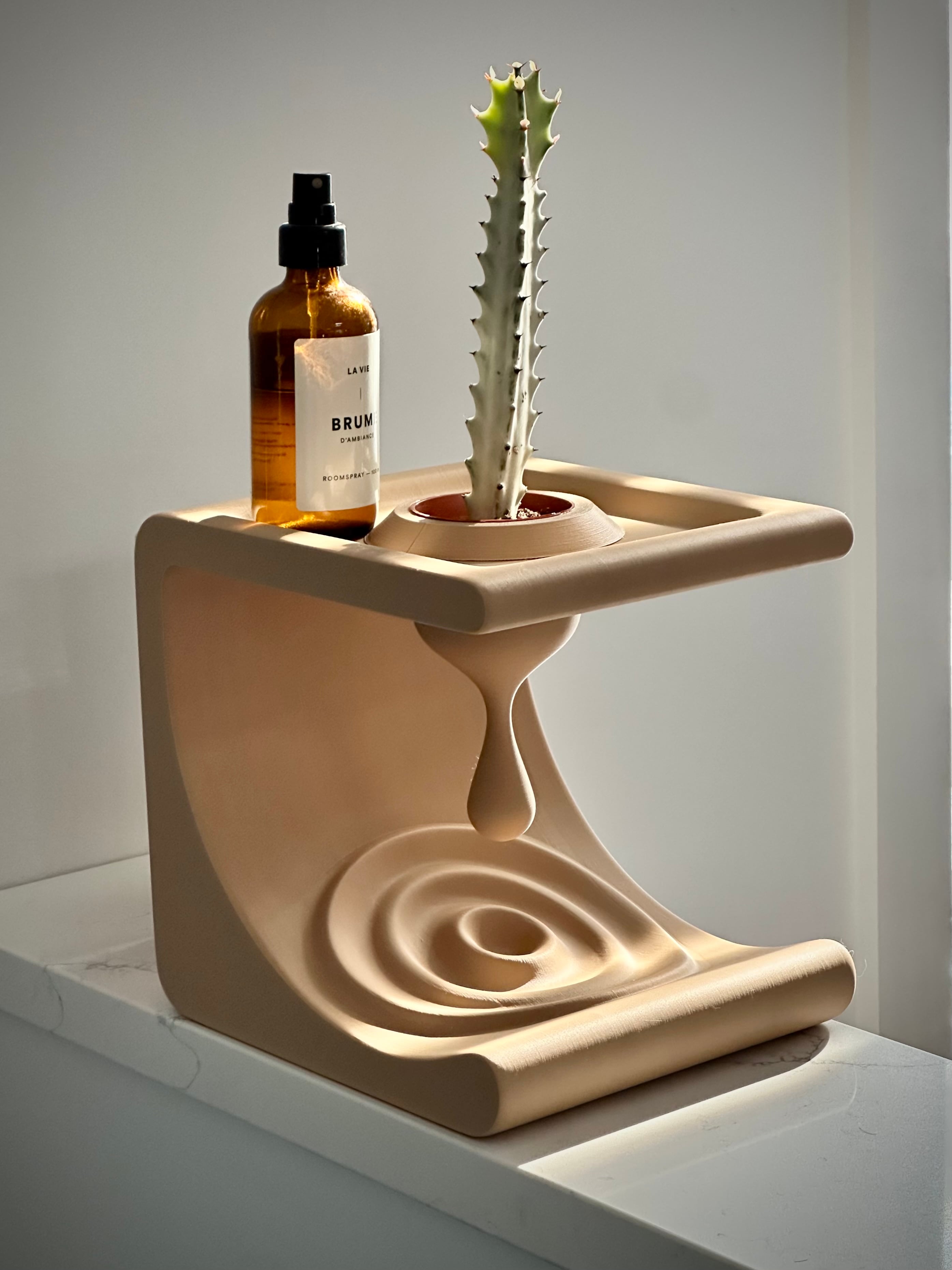 Comma Shelf: A Minimalist Design for Everyday Essentials 3d model