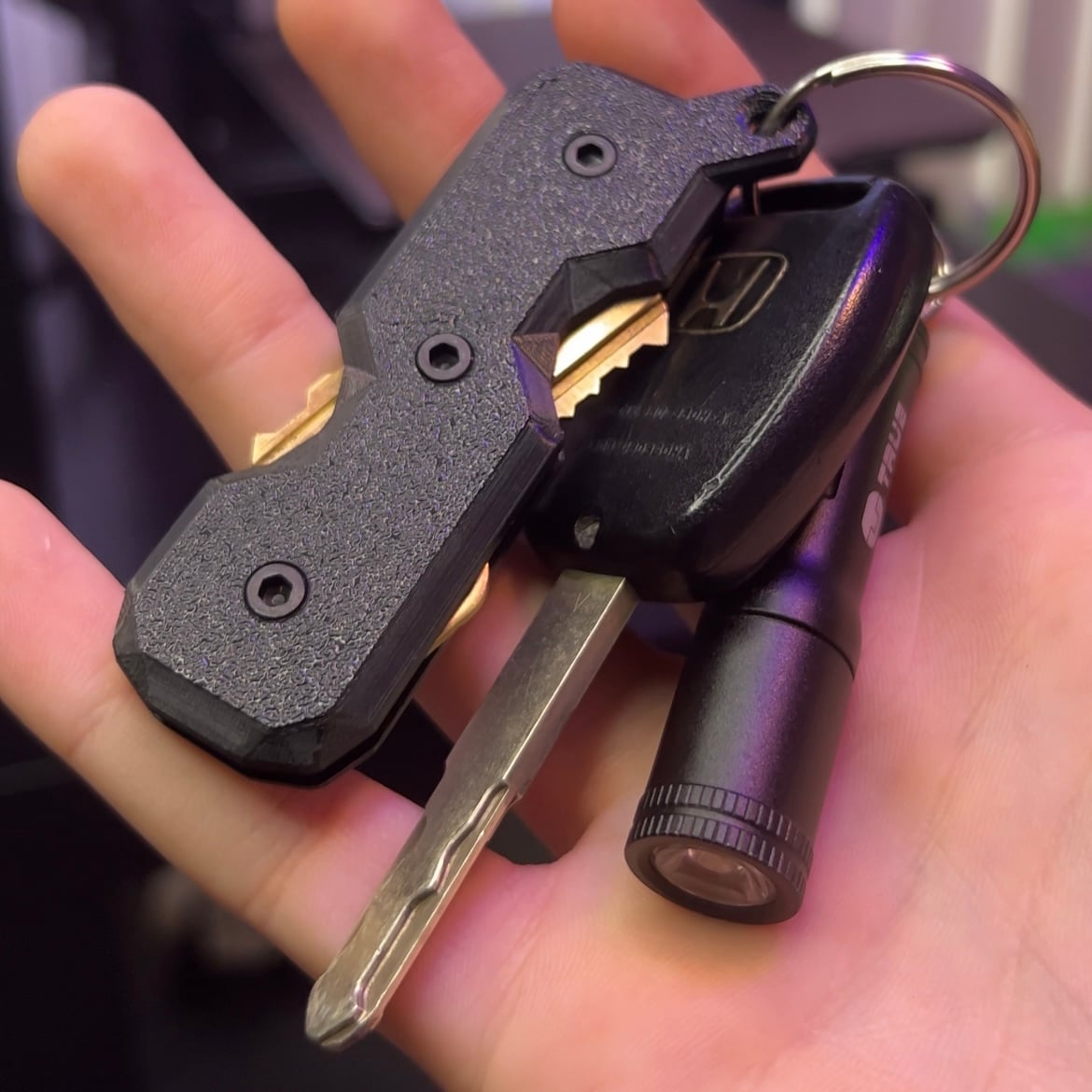 Multi-Key Holder Keychain 3d model