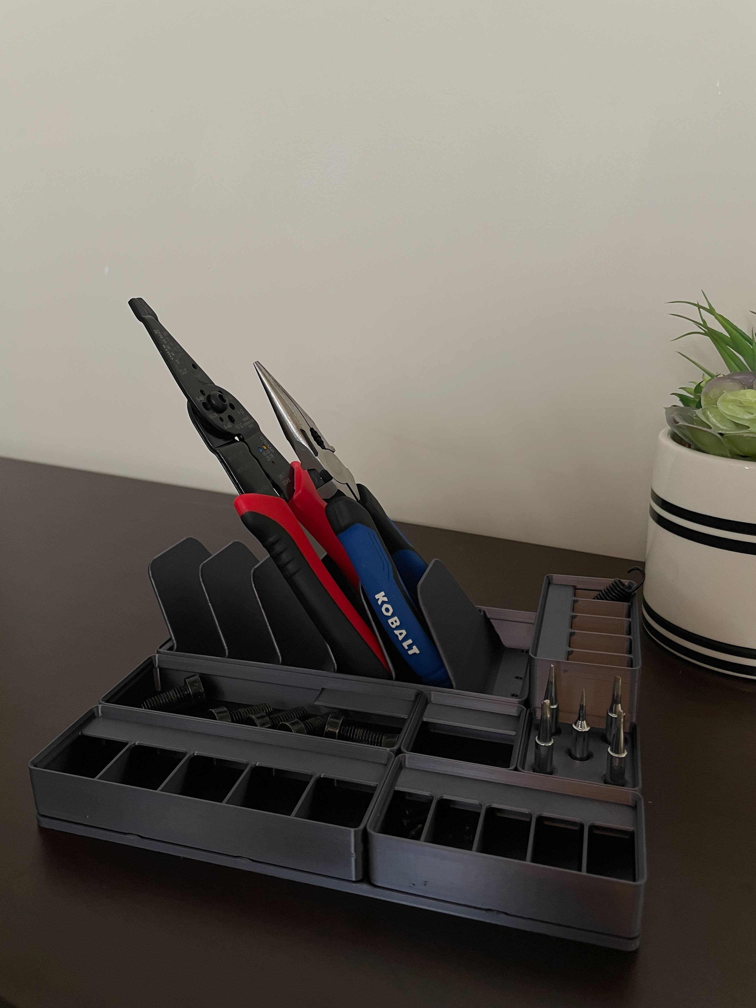 3D Printed Gridfinity (Nipper Holder) by Zack Freedman