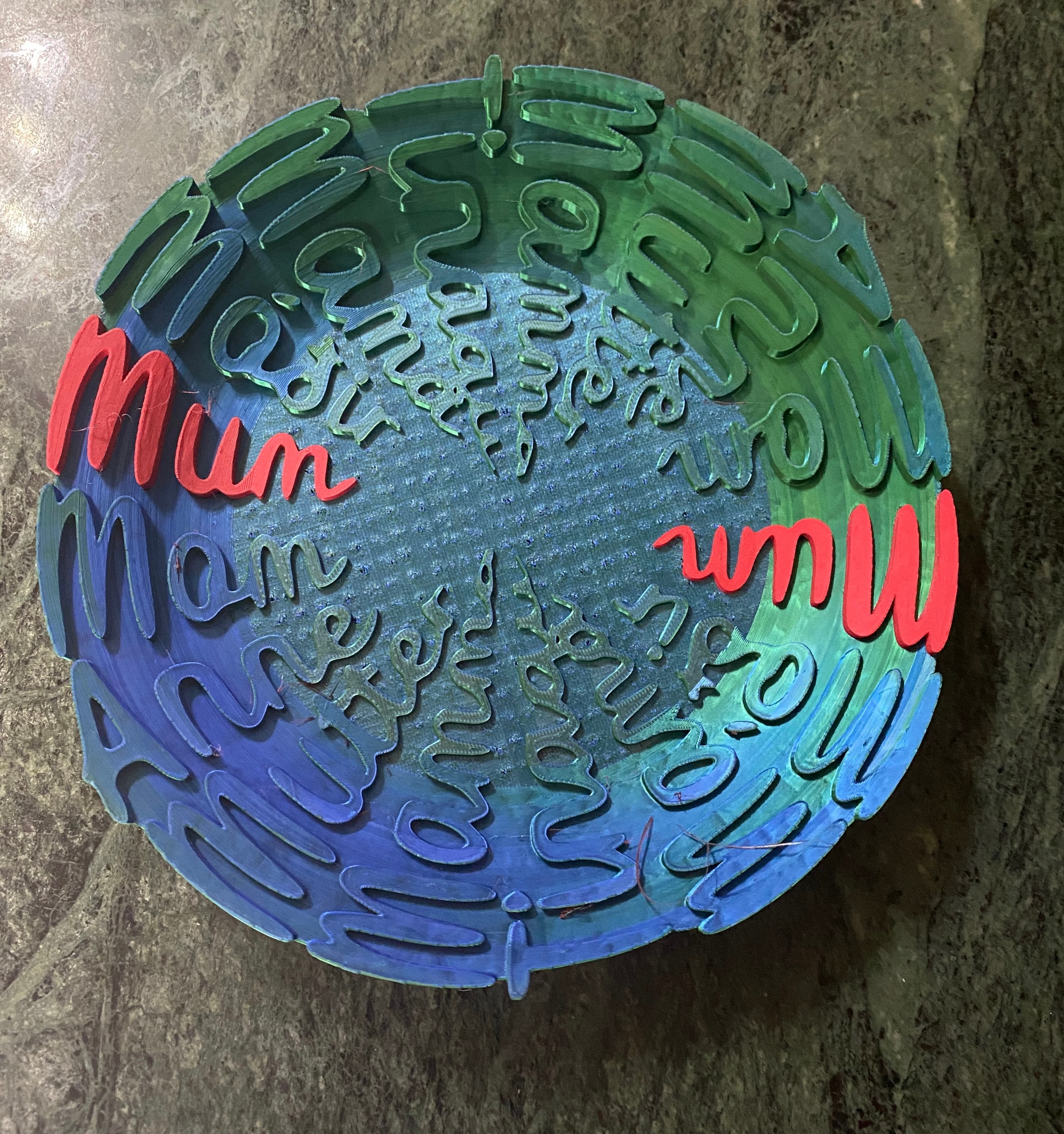 Thank you for this model, my wife’s mother really liked it. Printed on the Bambu X1C with AMS using 3D Jake Metallic Emerald and Bambu PLA Matte Scarlet Red.