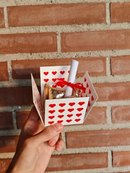 Foldable Valentine Gift Box 3d model