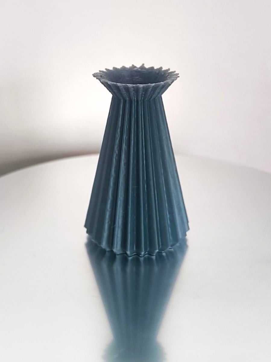 Pleated Bloom Vase 3d model