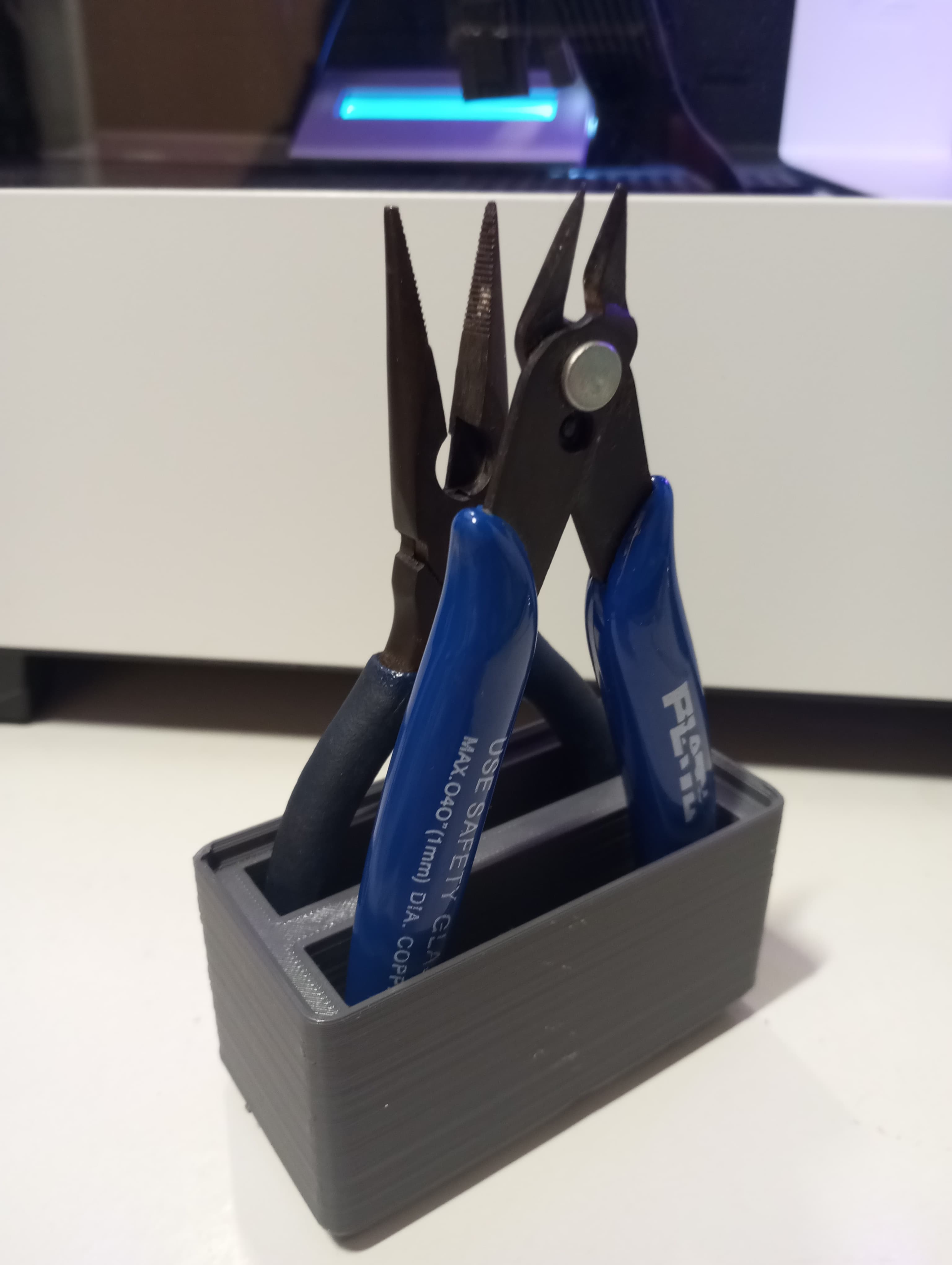 Gridfinity flush cutter holder 3d model