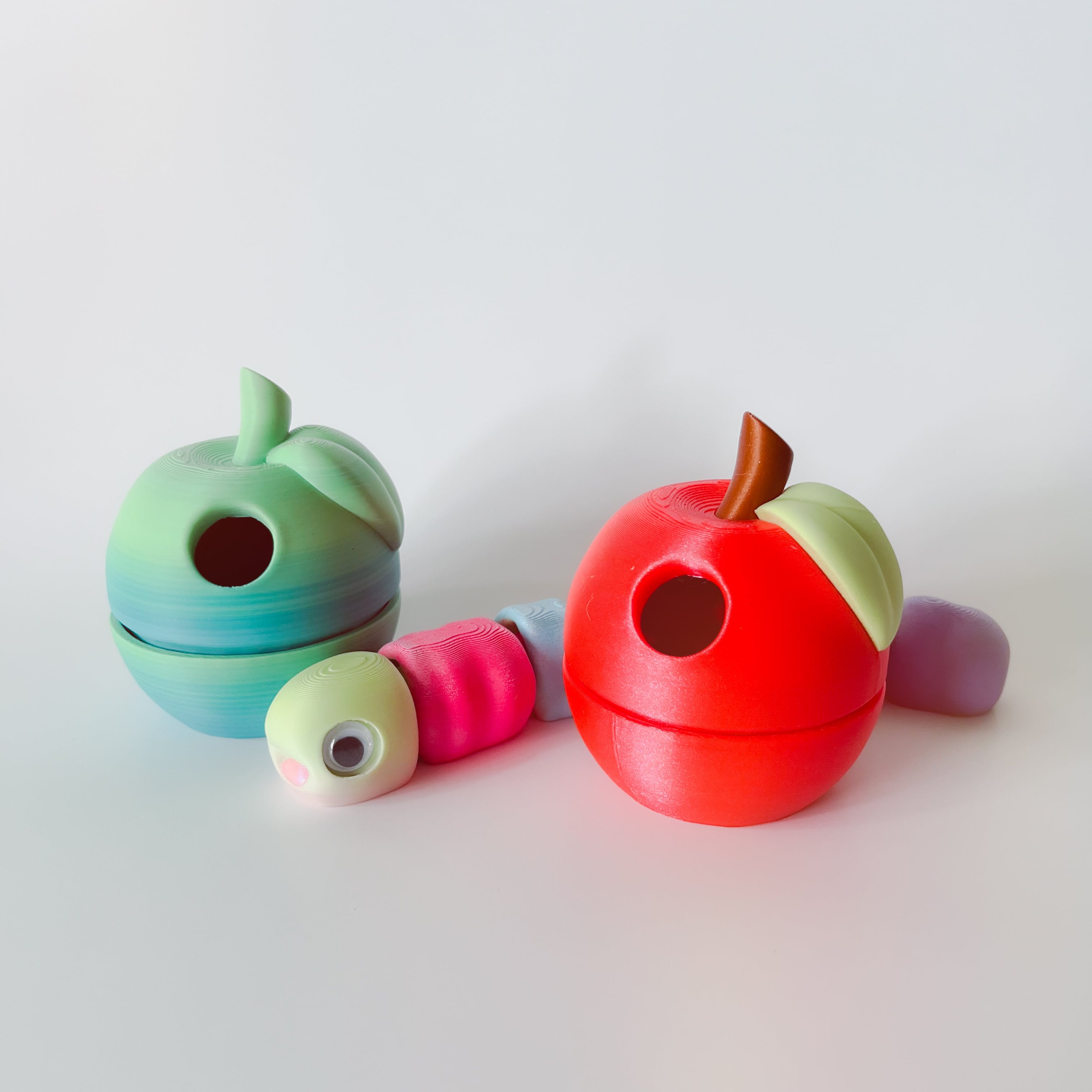 Worm Flexi and Apple Container 3d model