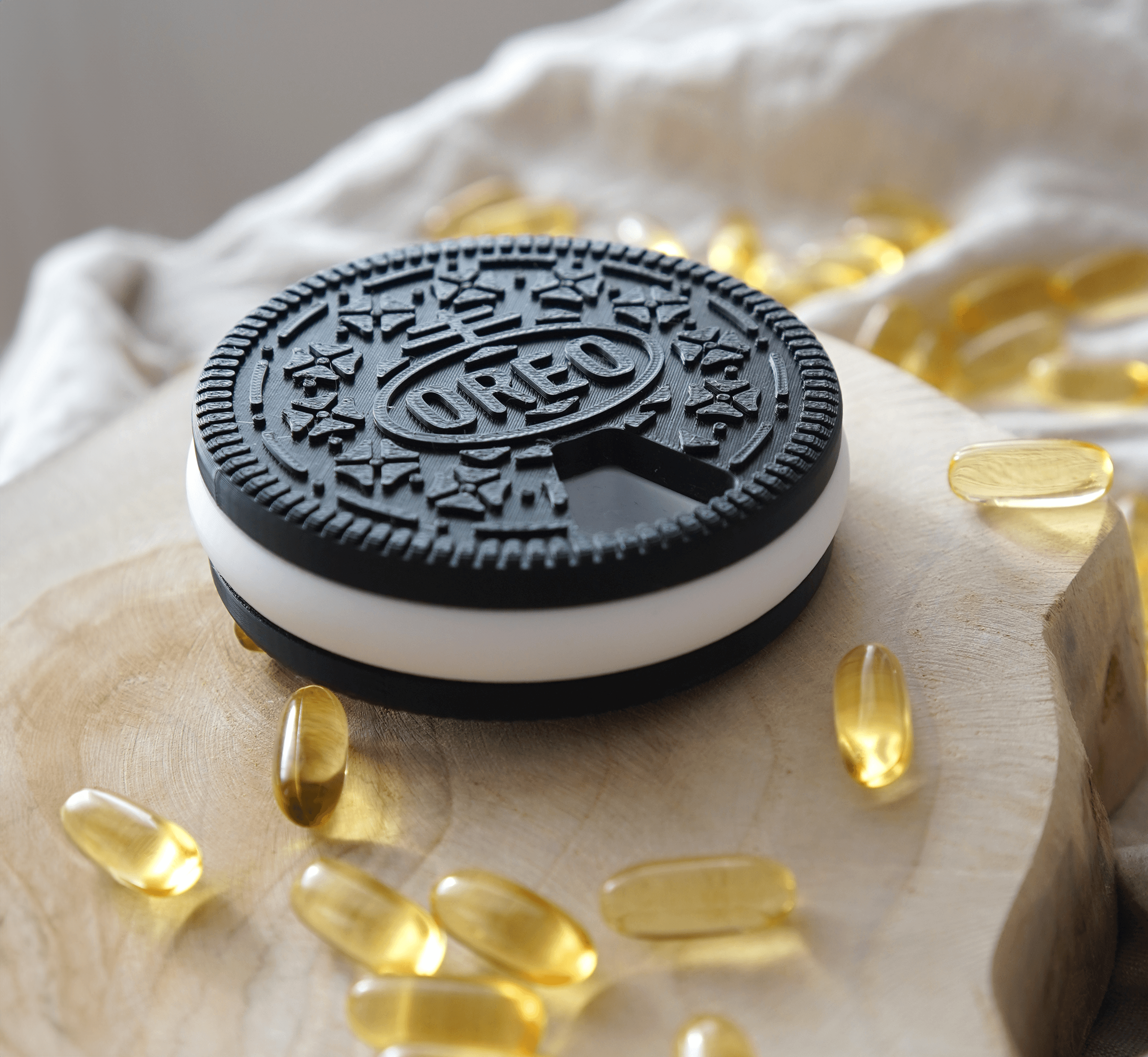 Pill Organizer Fidget - Oreo Style 3d model
