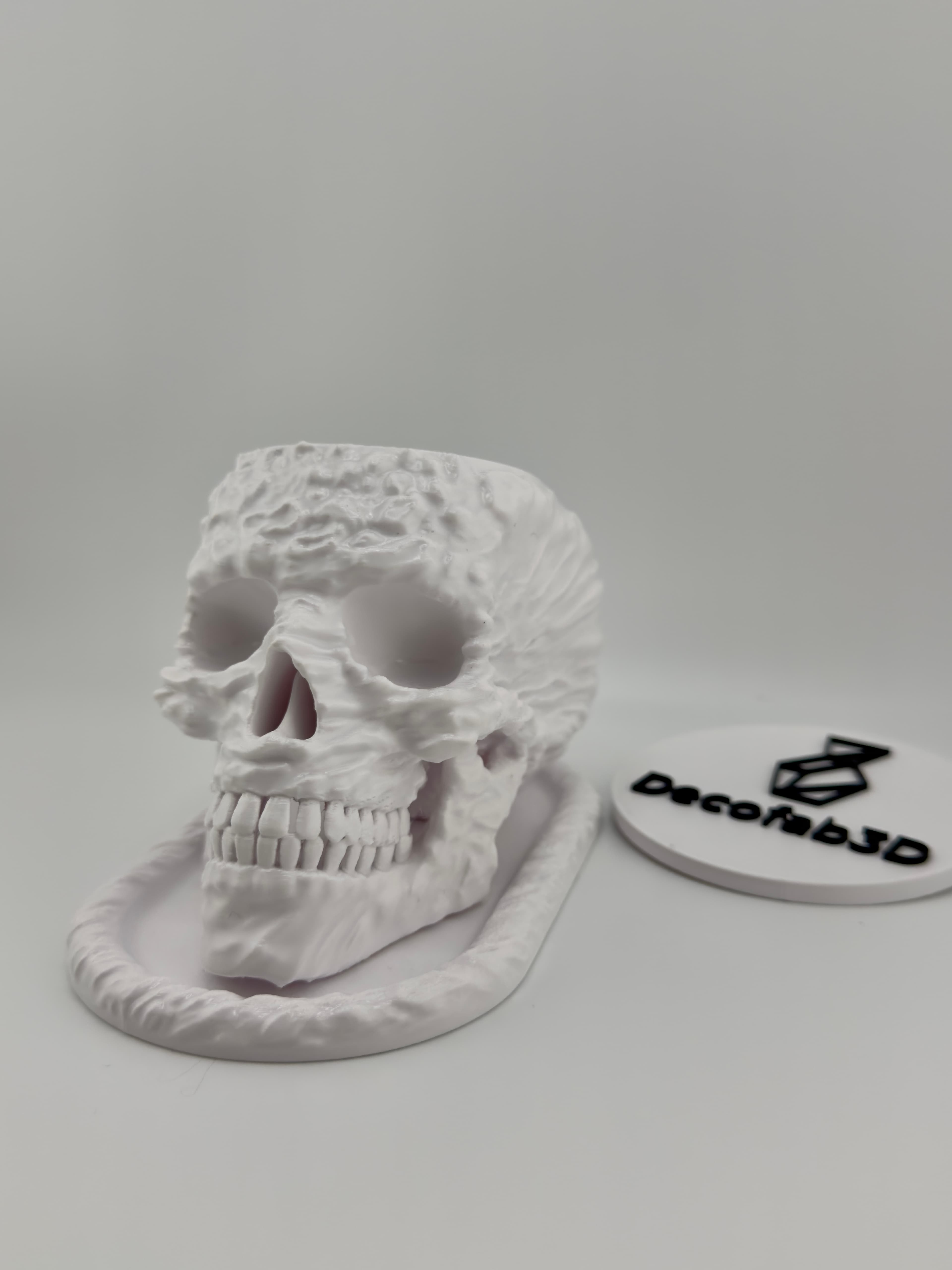 Printed in white PETG-HF from Bambu Lab and epoxy resin finish. Available on my Etsy Store https://decofab3d.etsy.com