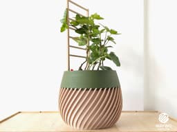Self-watering planter 3d model