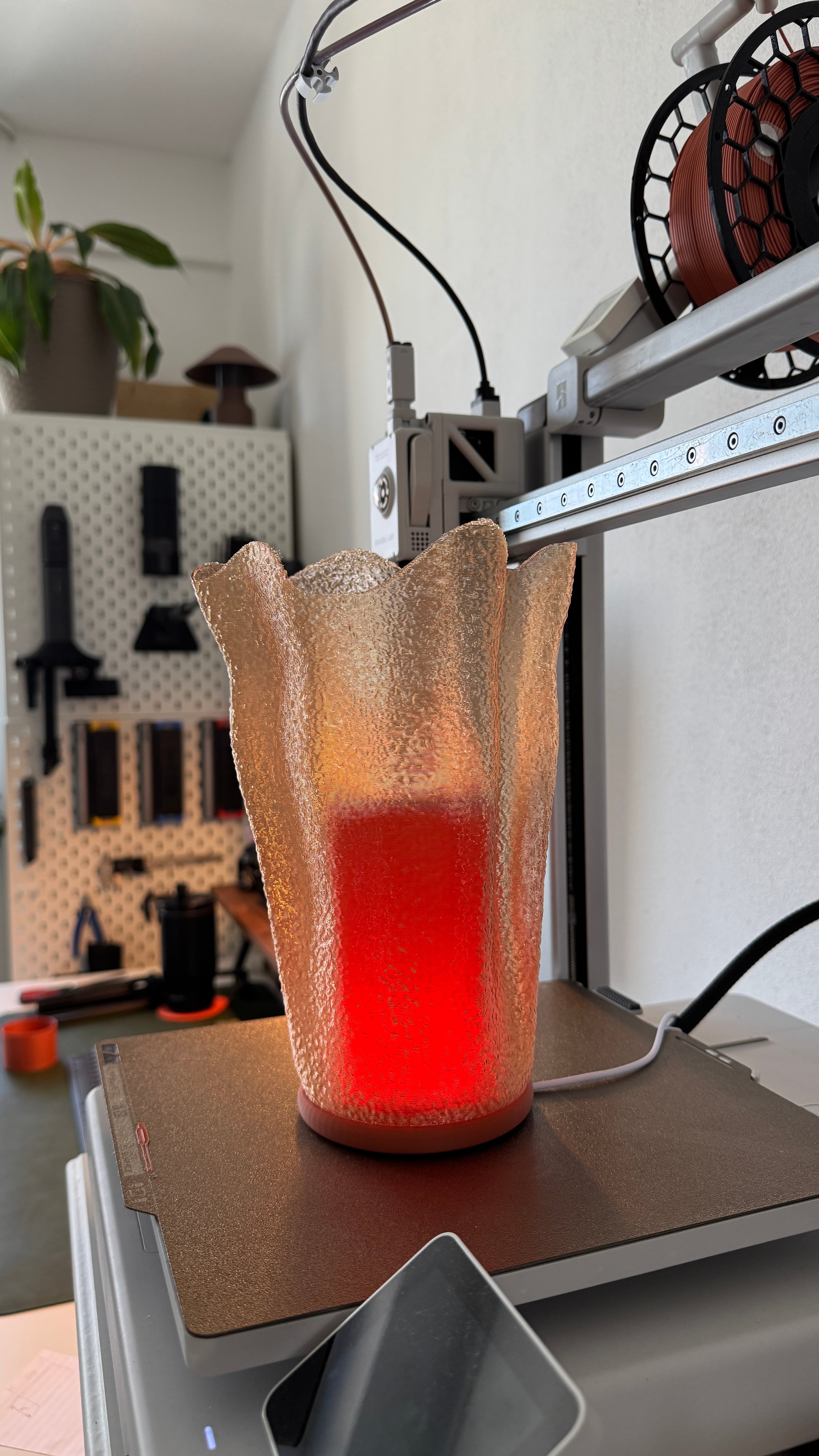 Fluid organic table lamp 3d model