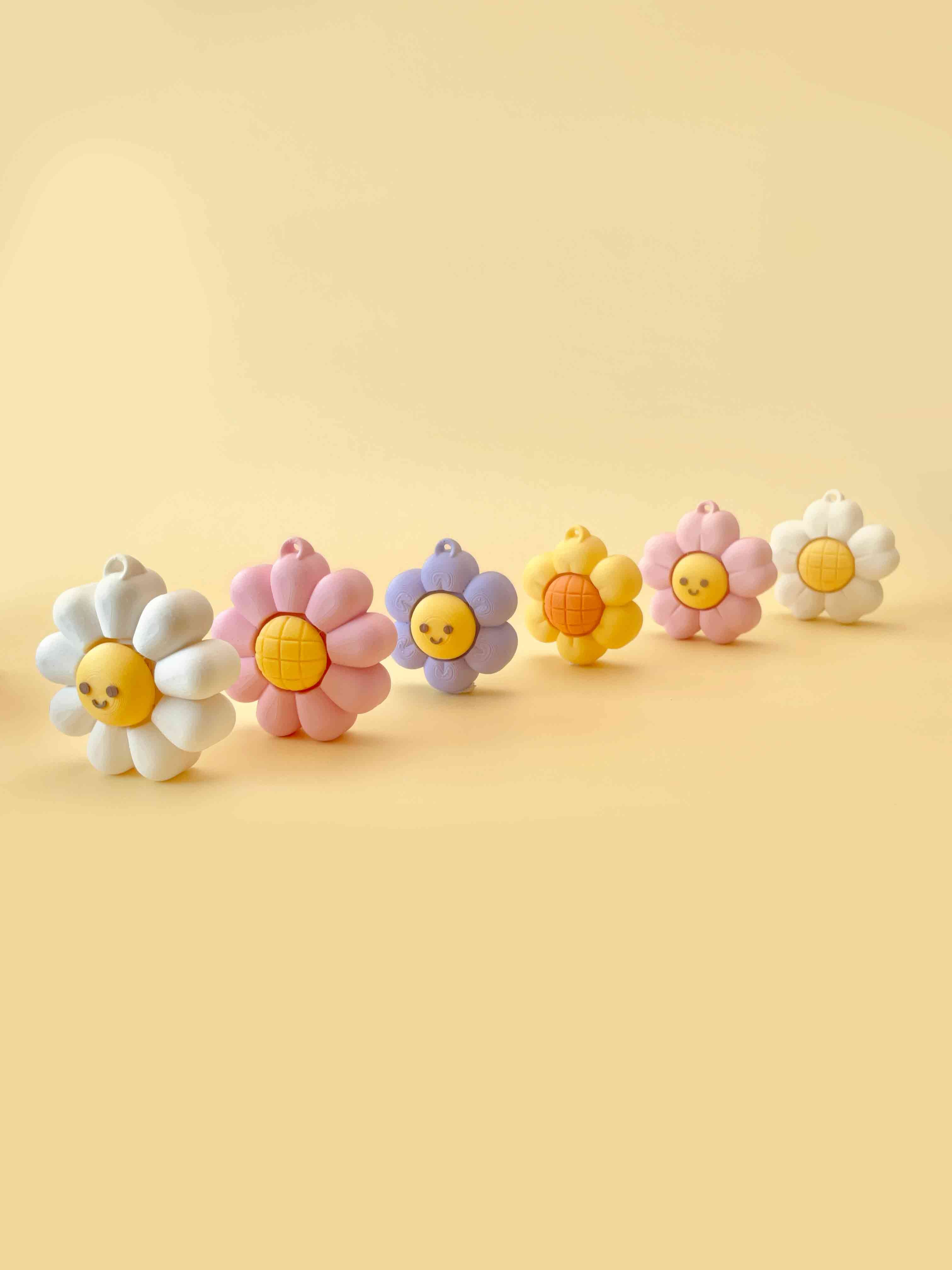 Smiley Flower Clicker Keychain Fidget Toy Bundle 3d model