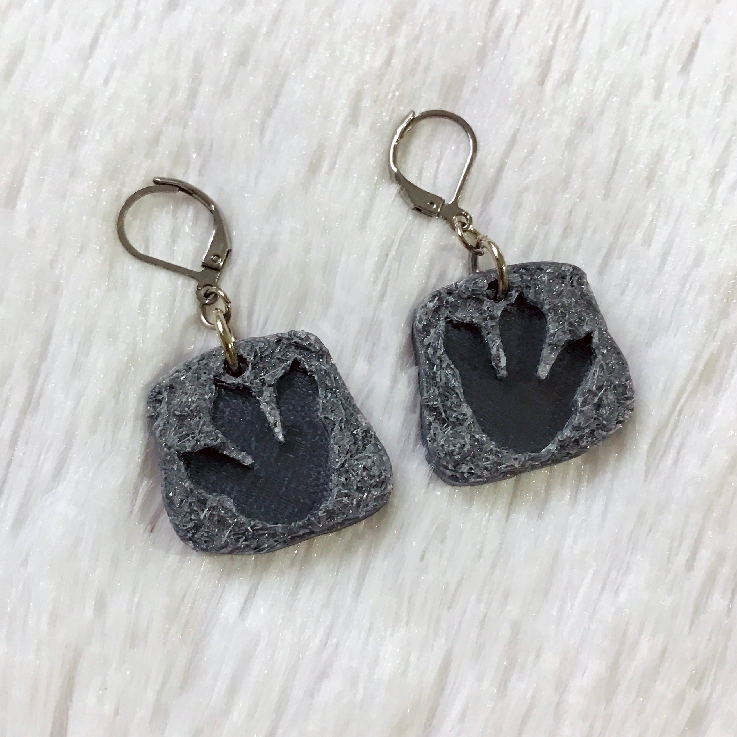 Theropod Footprint Earrings 3d model