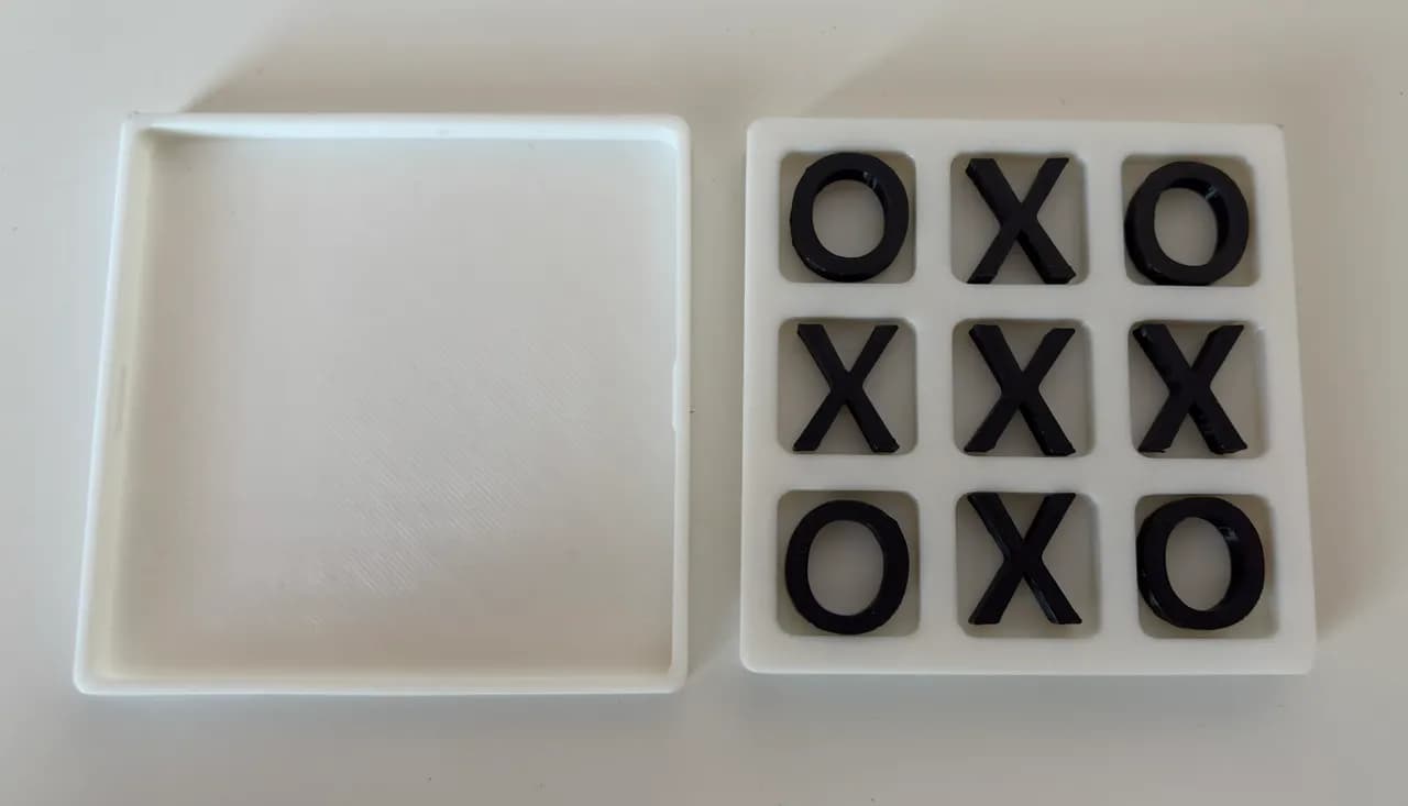 Portable Tic Tac Toe 3d model