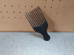 Hair Pick 3d model