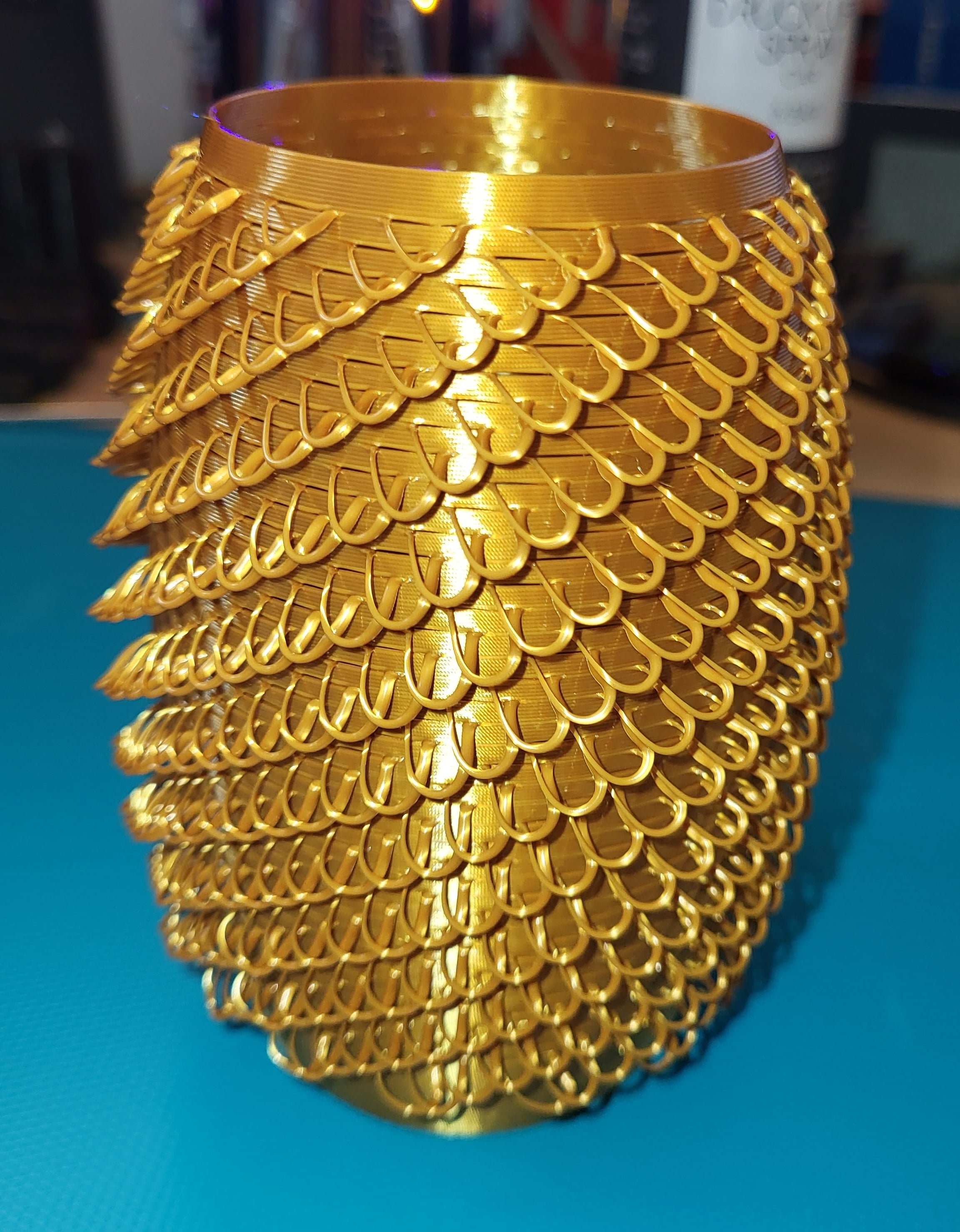 Nice idea! Printed with 0.8mm nozzle and 0.55mm layer height. It looks good, but the print is very fragile due to the missing infill at the parts where the strings came out. It broke in pieces after I grab it a little bit harder...