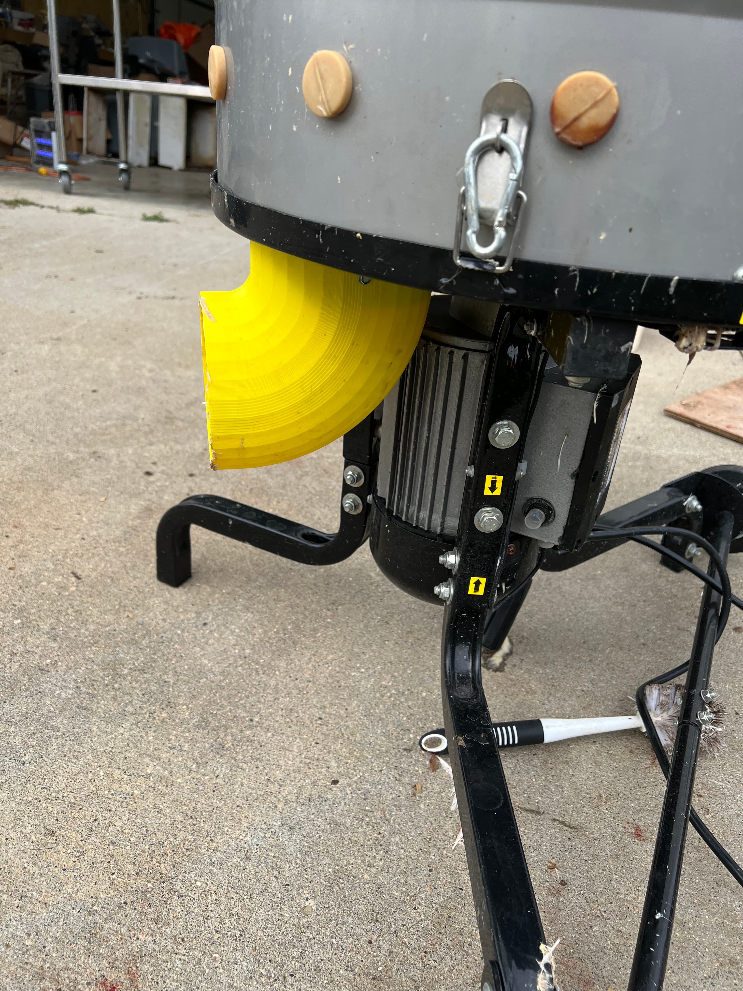 plucker feather and water diverter.stl 3d model