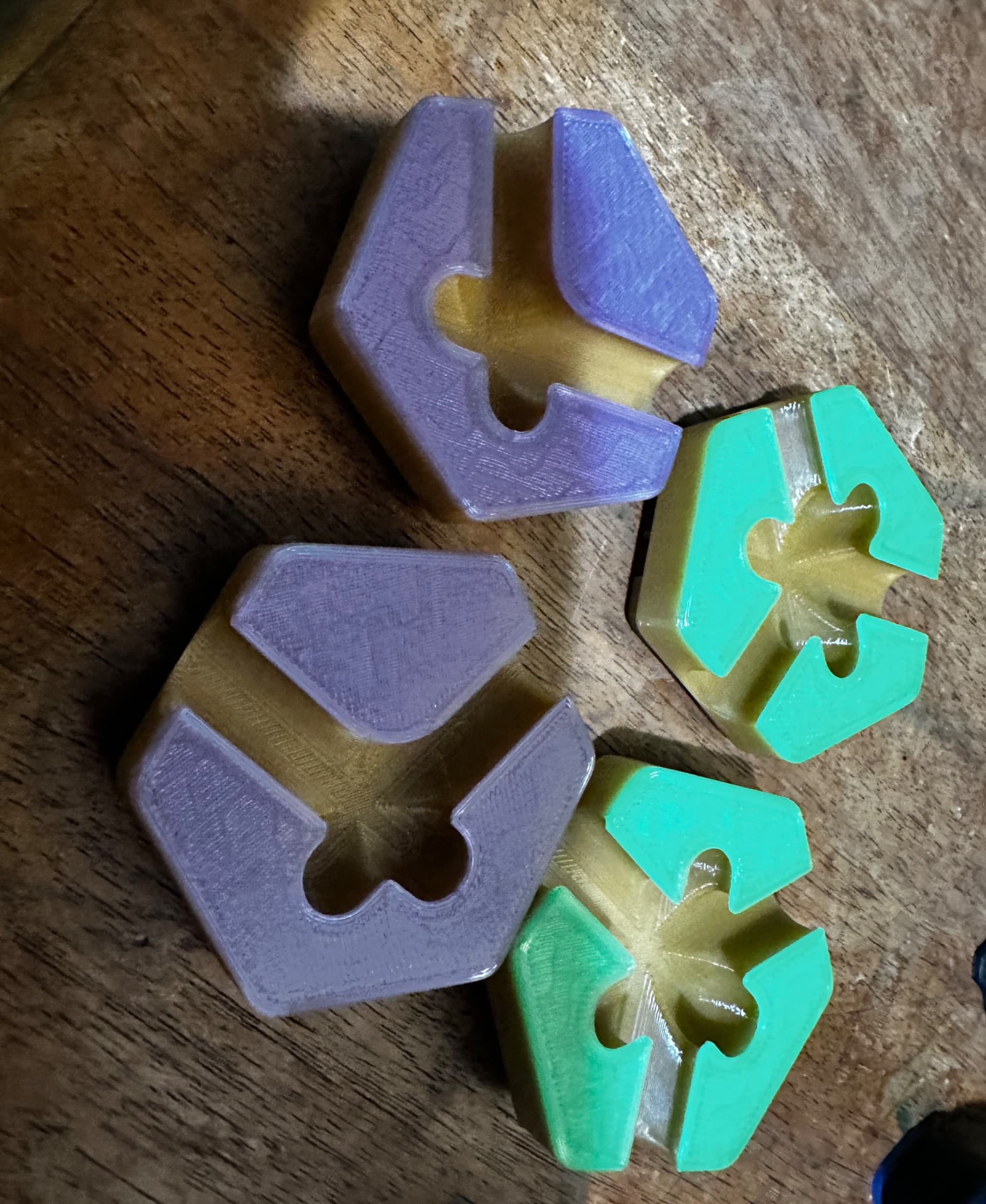 Nice print, I used IIIDMax PLA+ Coyote Brown for the bottom, and SUNLU PLA in Transparent Green and Transparent Purple for the tops.