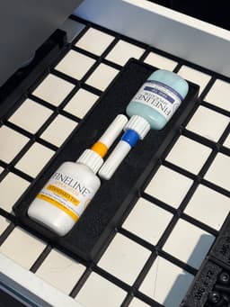 Two Fineline 1.25oz Applicators for Gridfinity 3d model