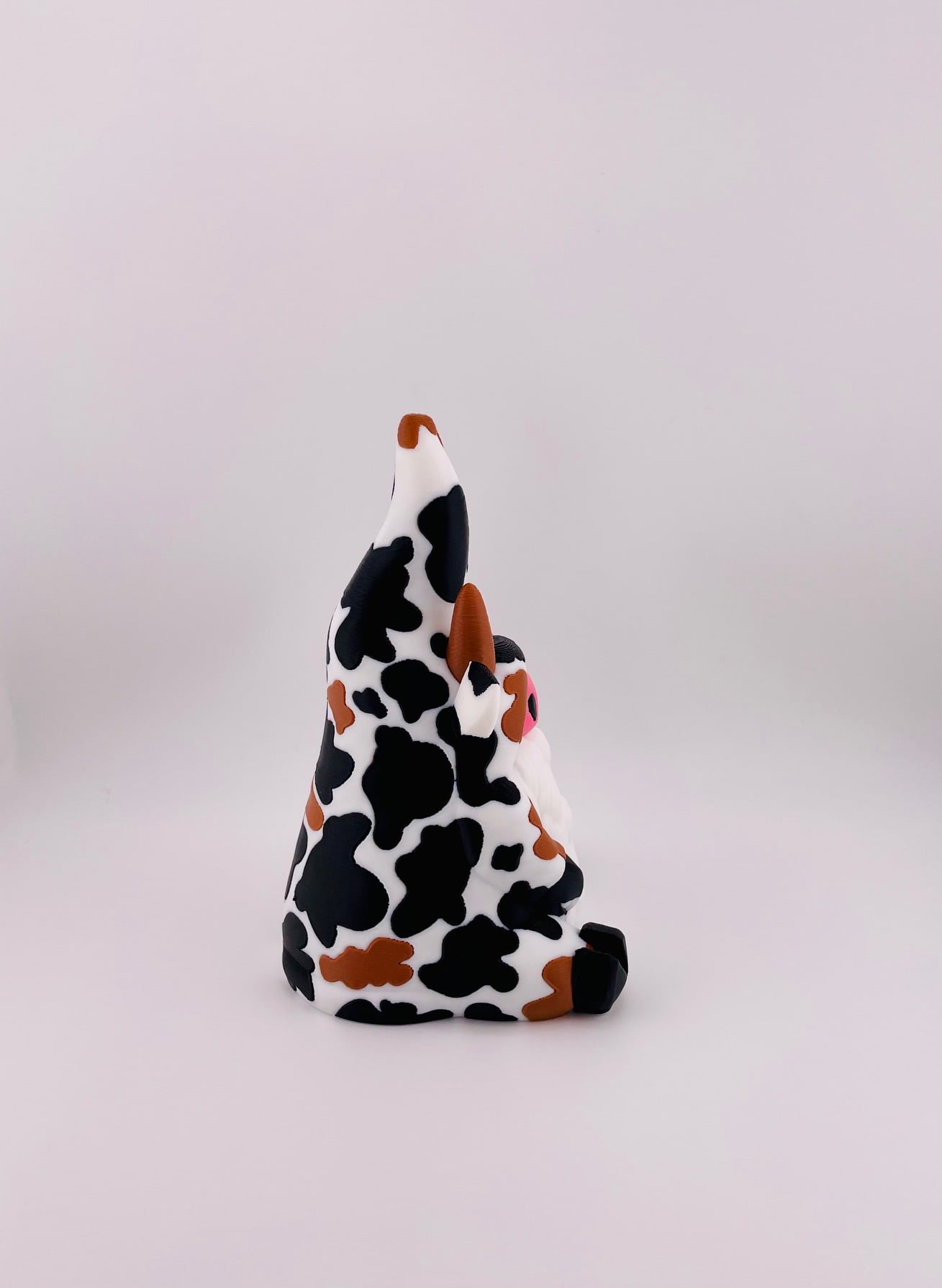 Cow Gnomes Sitting 3d model