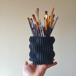 Wavy pencil holder 3d model